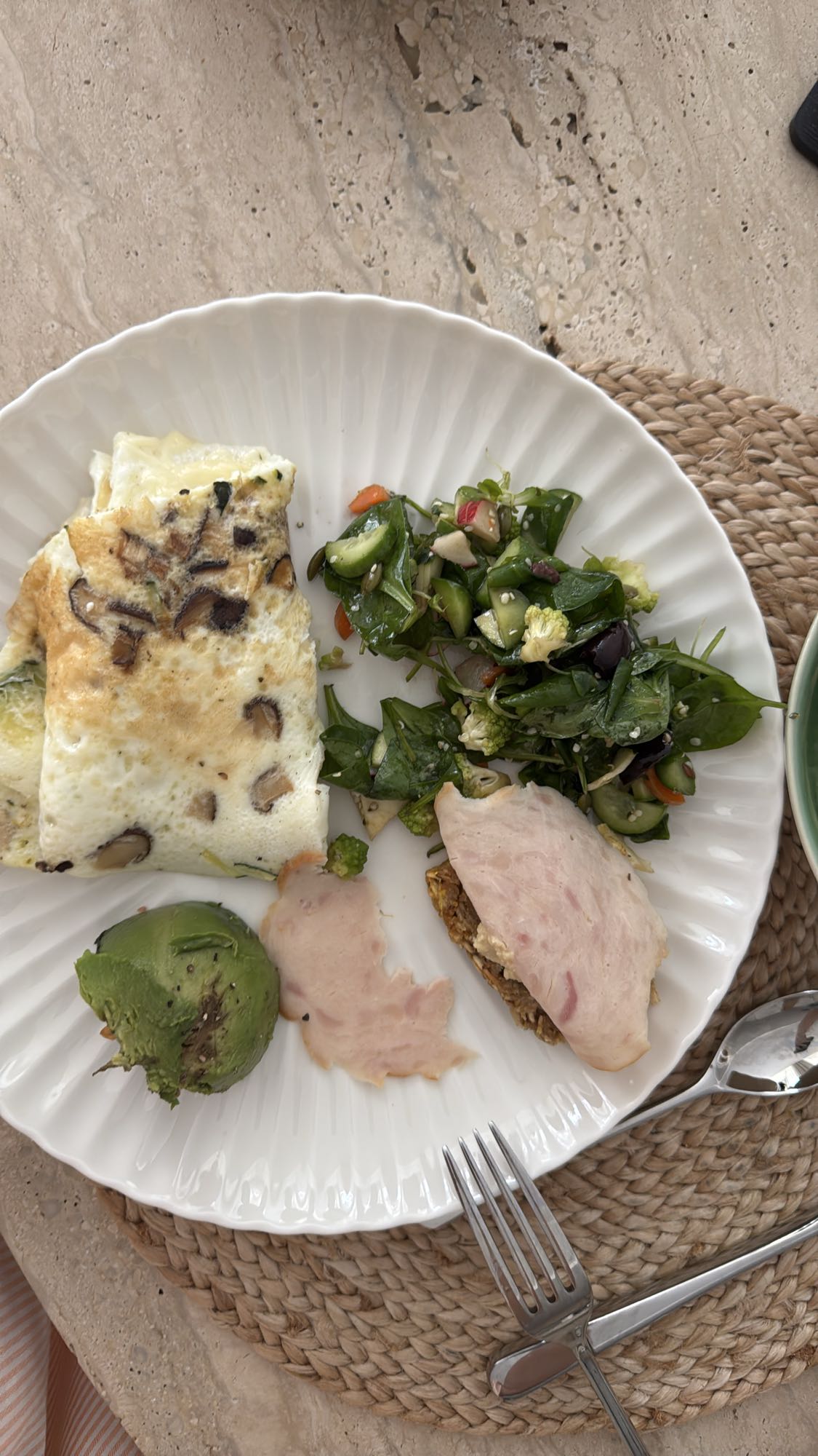 Овощной омлет с индейкой