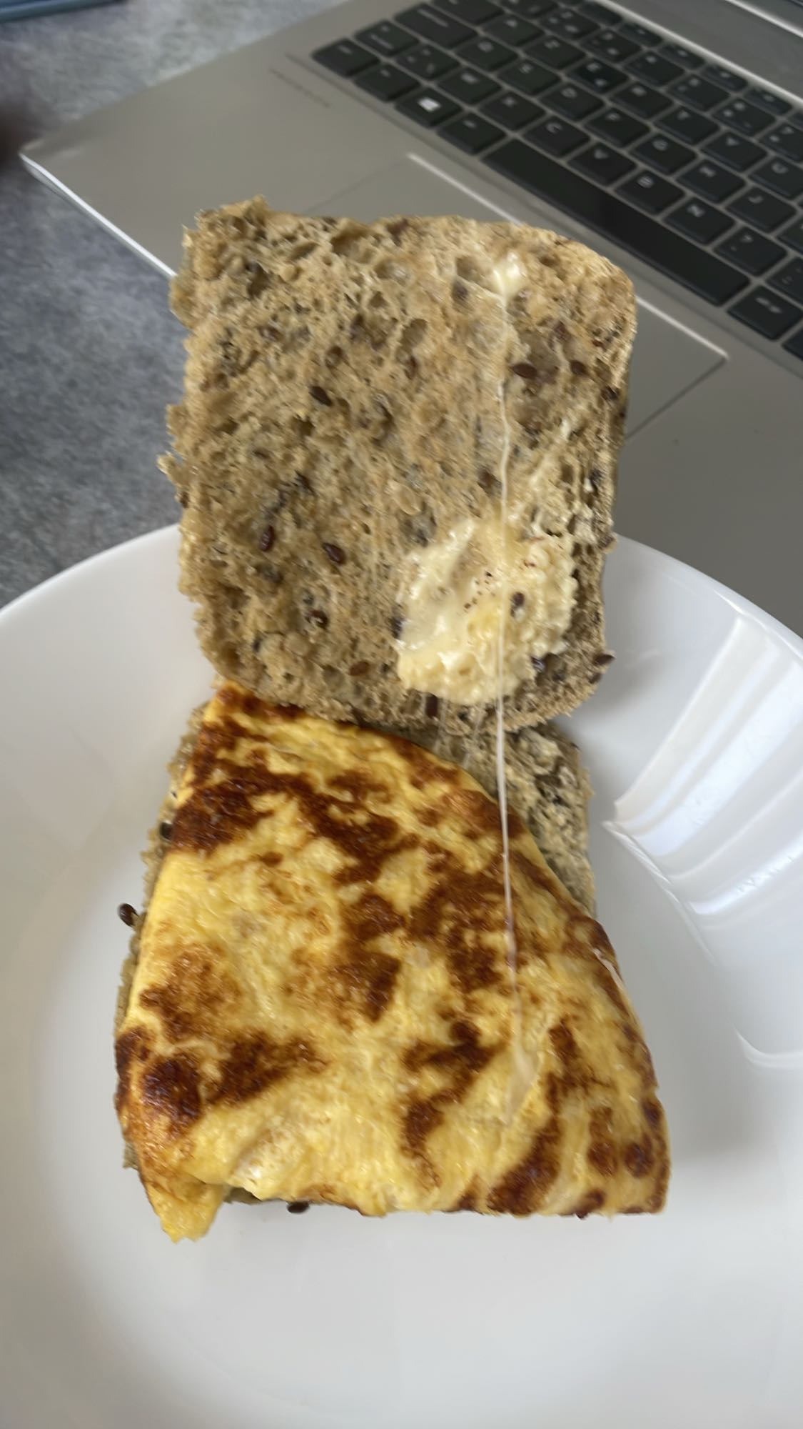 Omelet volkoren broodje