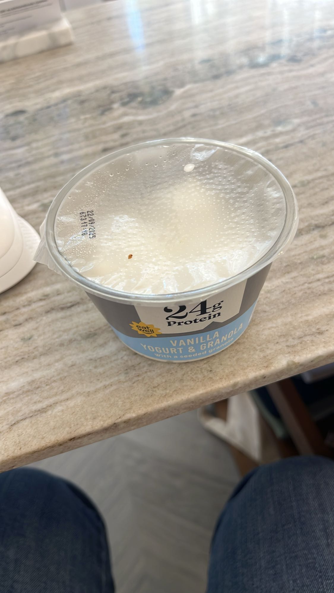 Vanilla Yogurt & Granola