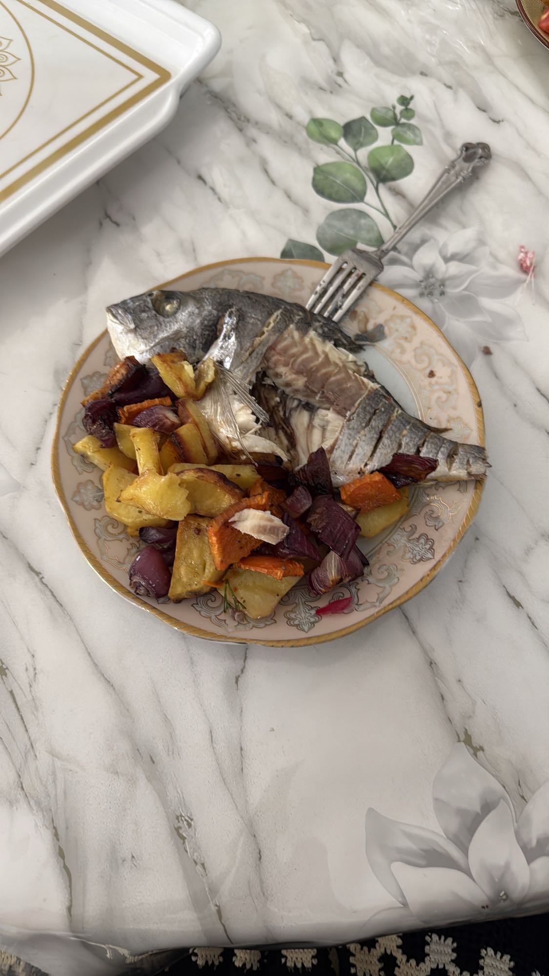 Запечённая рыба с овощами