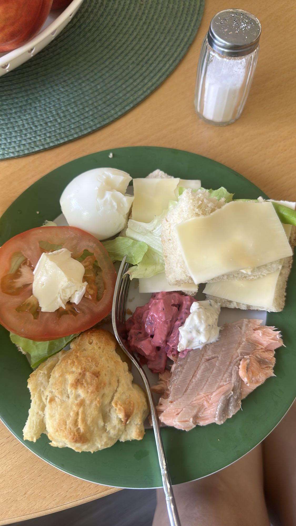 Blandad frukosttallrik