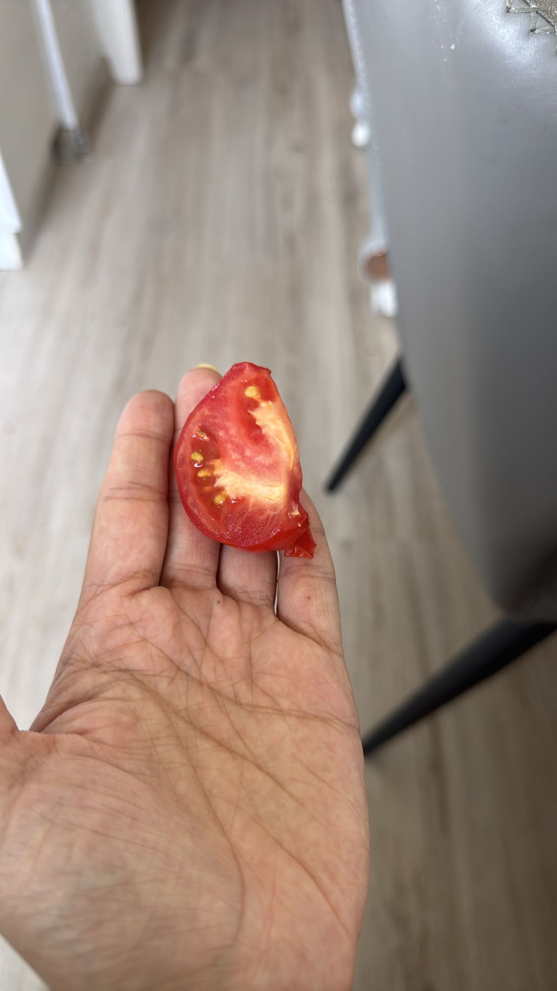 кусочек помидора