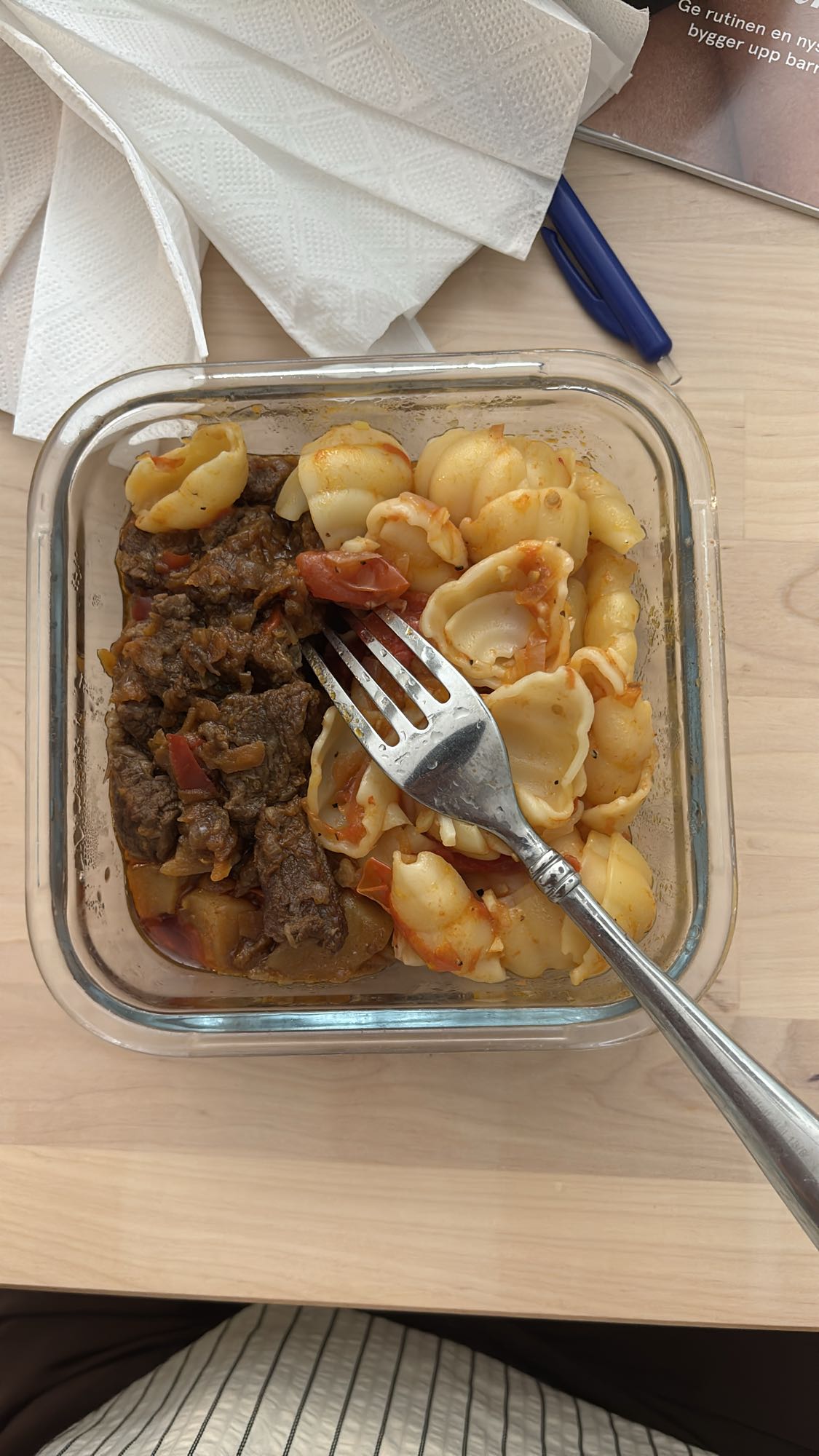 Pasta med köttgryta