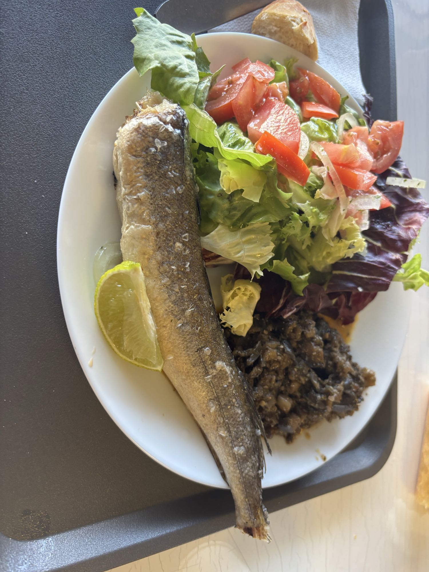 Poisson avec salade