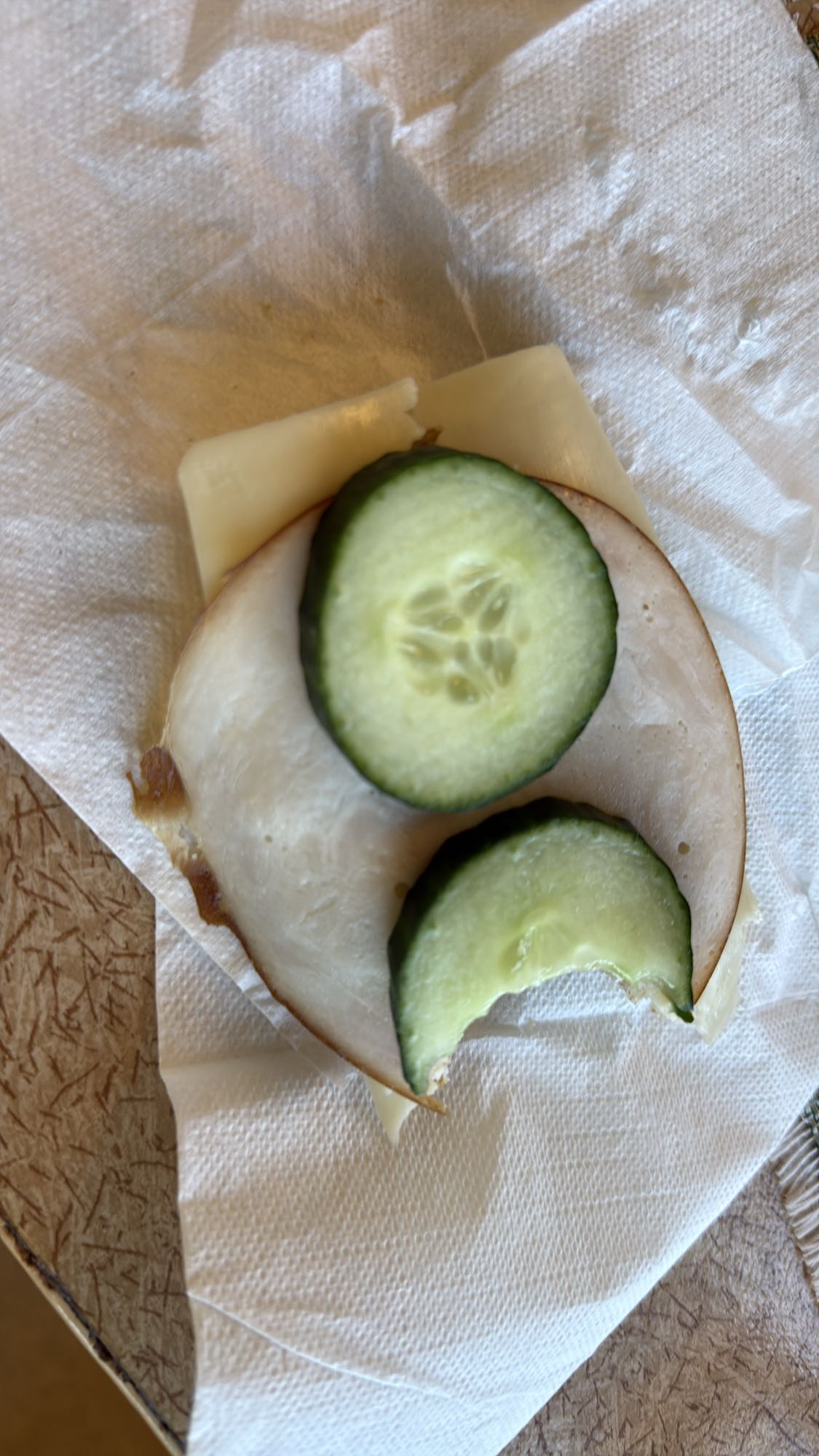 Ost, kalkon och gurka