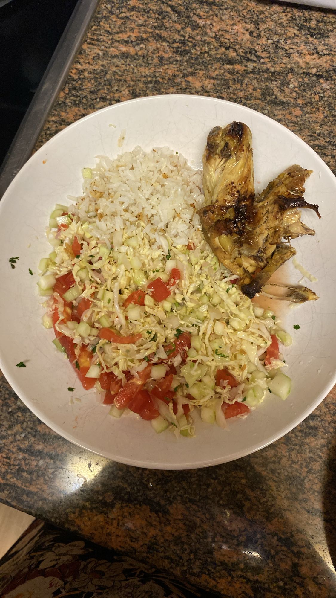 Pollo con arroz y ensalada