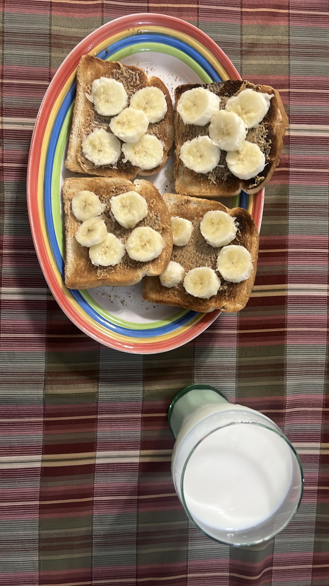 Tostadas con plátano y leche