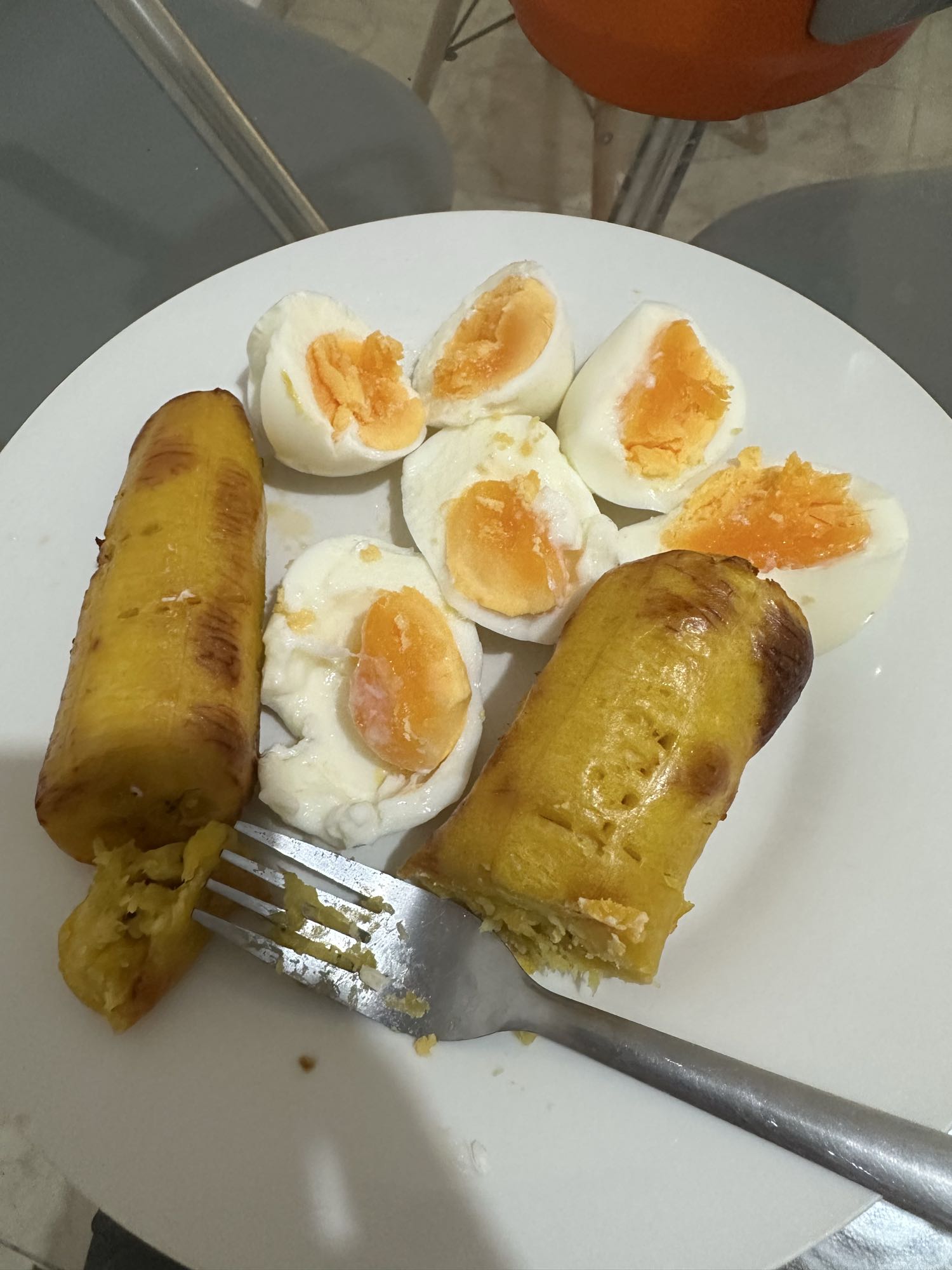 Huevos con plátano