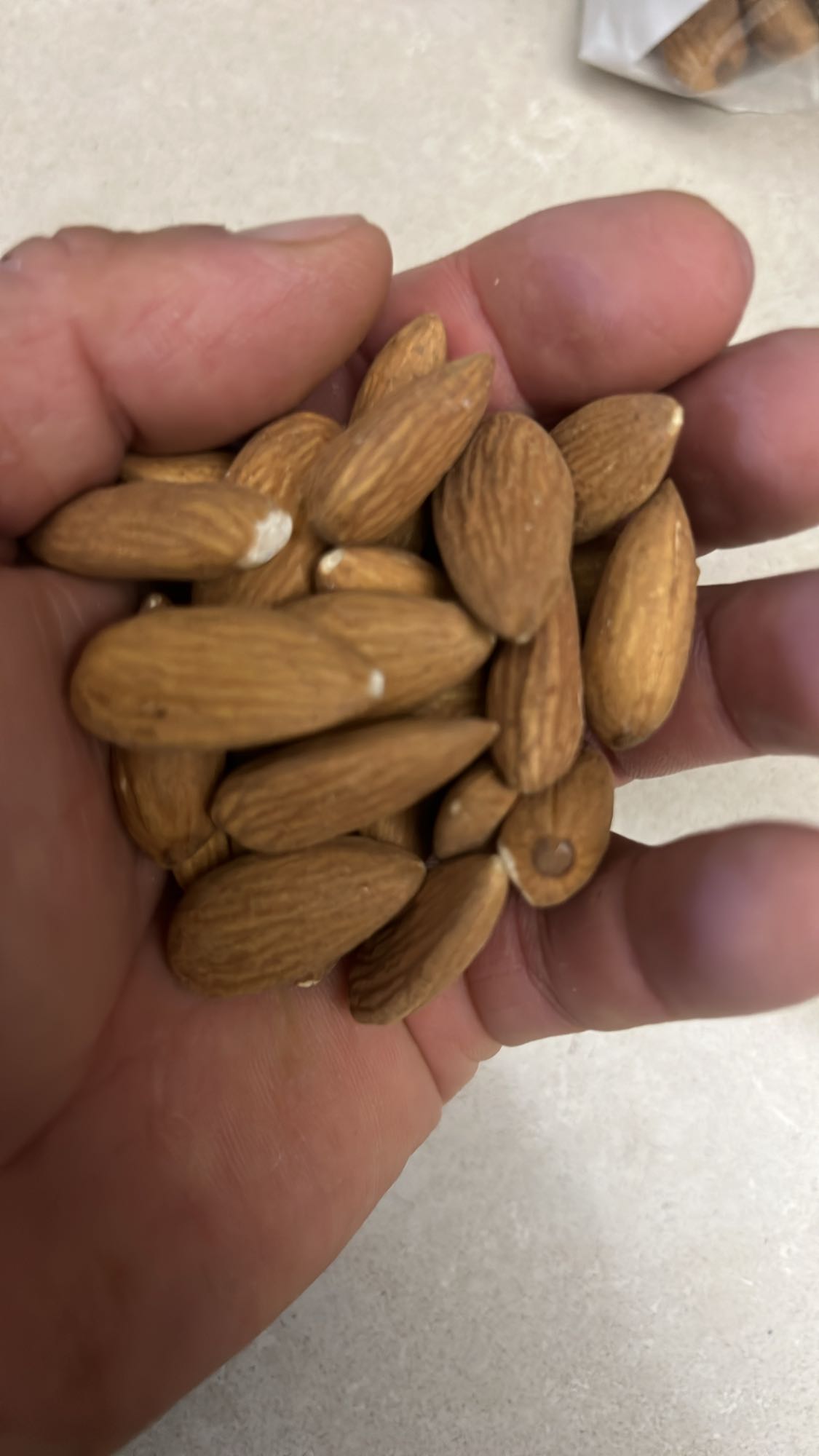 Badem atıştırmalık