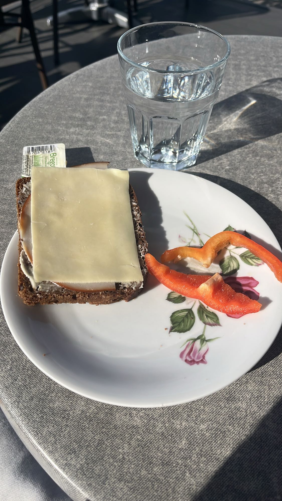 Ostsmörgås med paprika