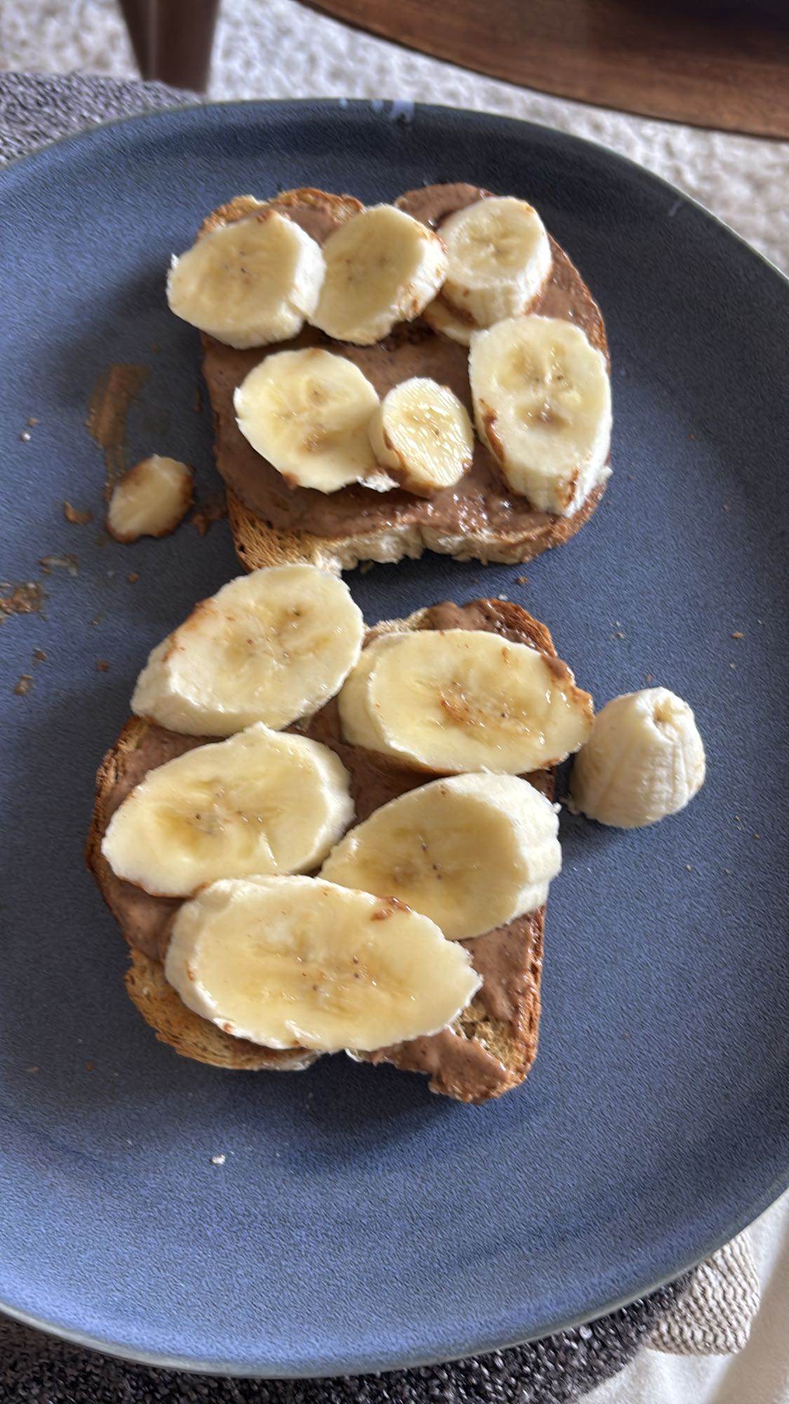 Jordnötssmör banan toast
