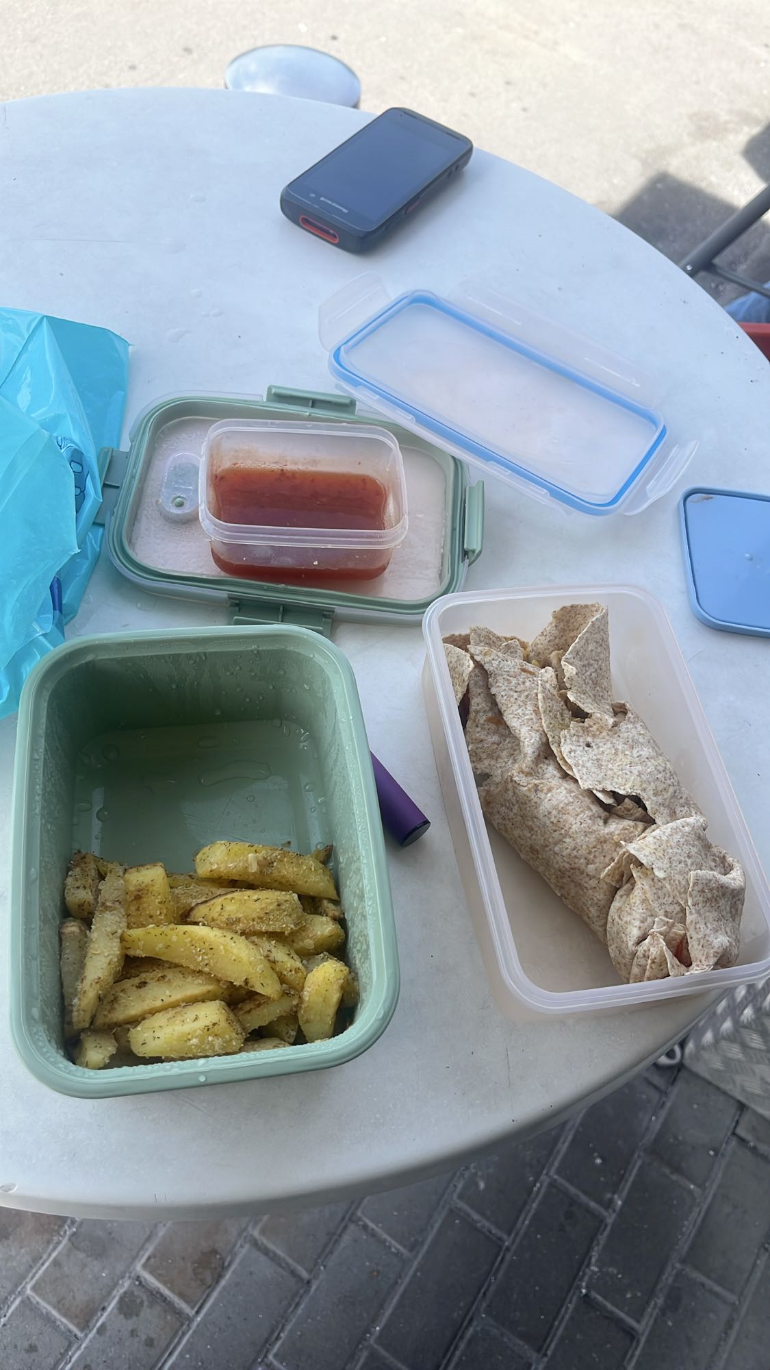 Cartofi și wrap cu legume