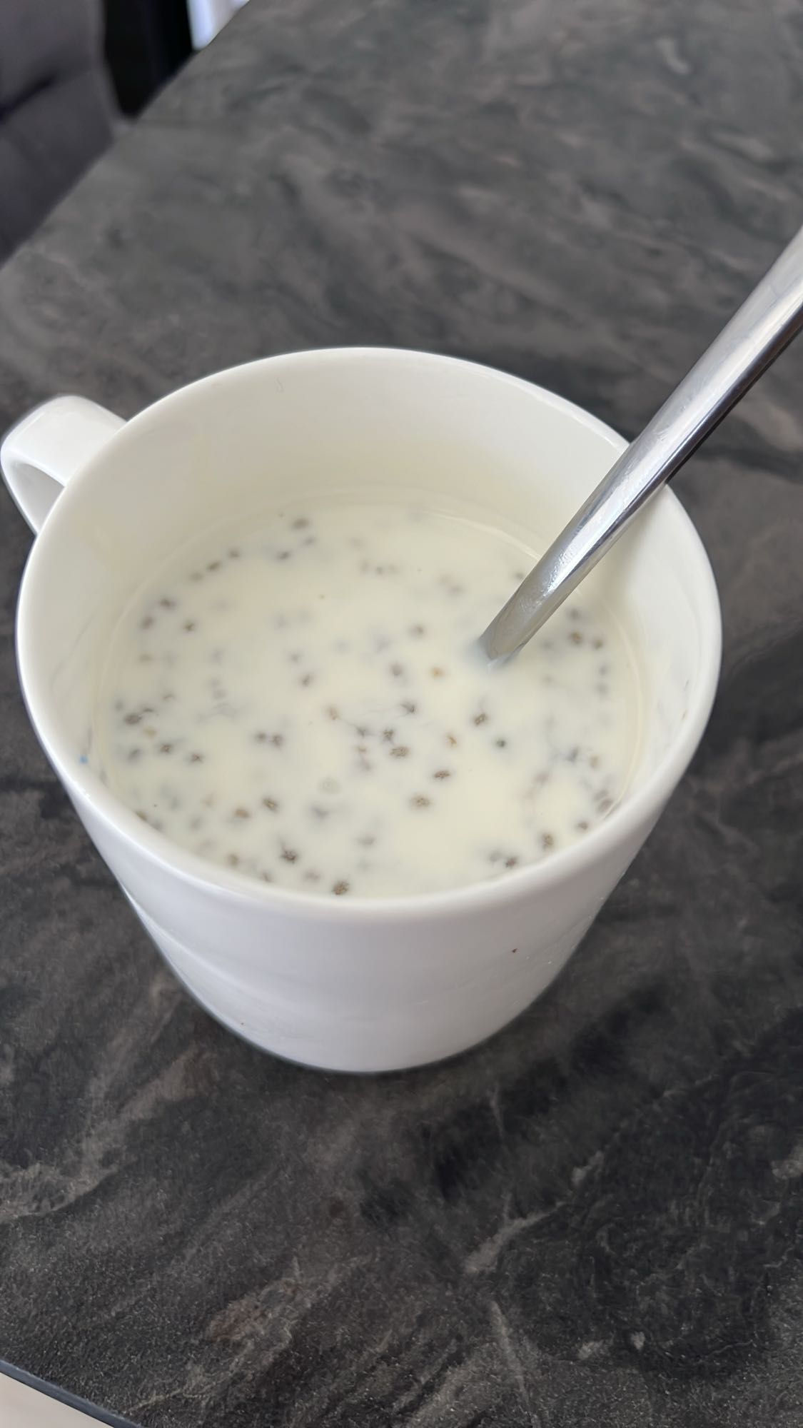 կաթով չիա սերմեր