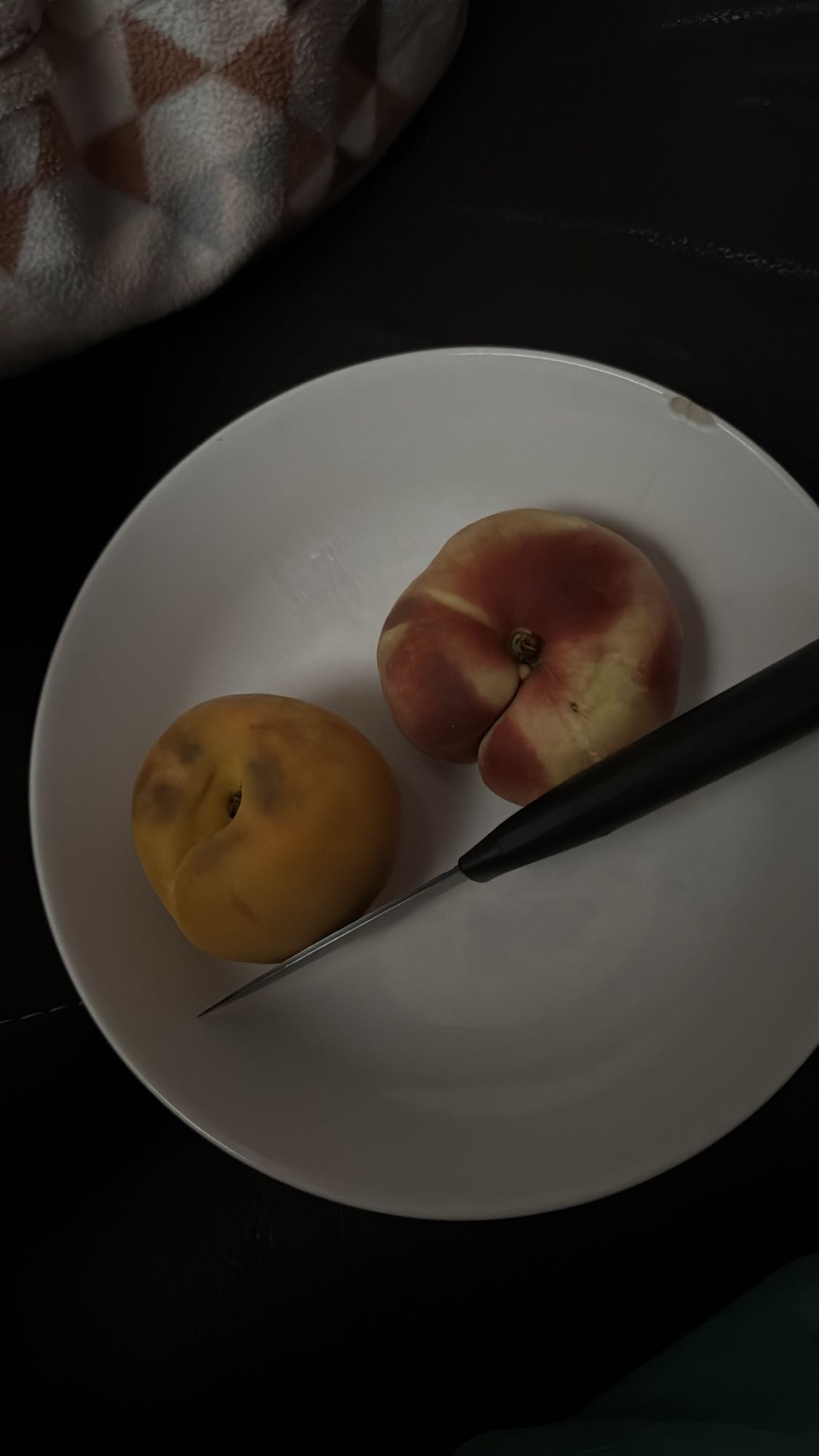 Frutas frescas en plato