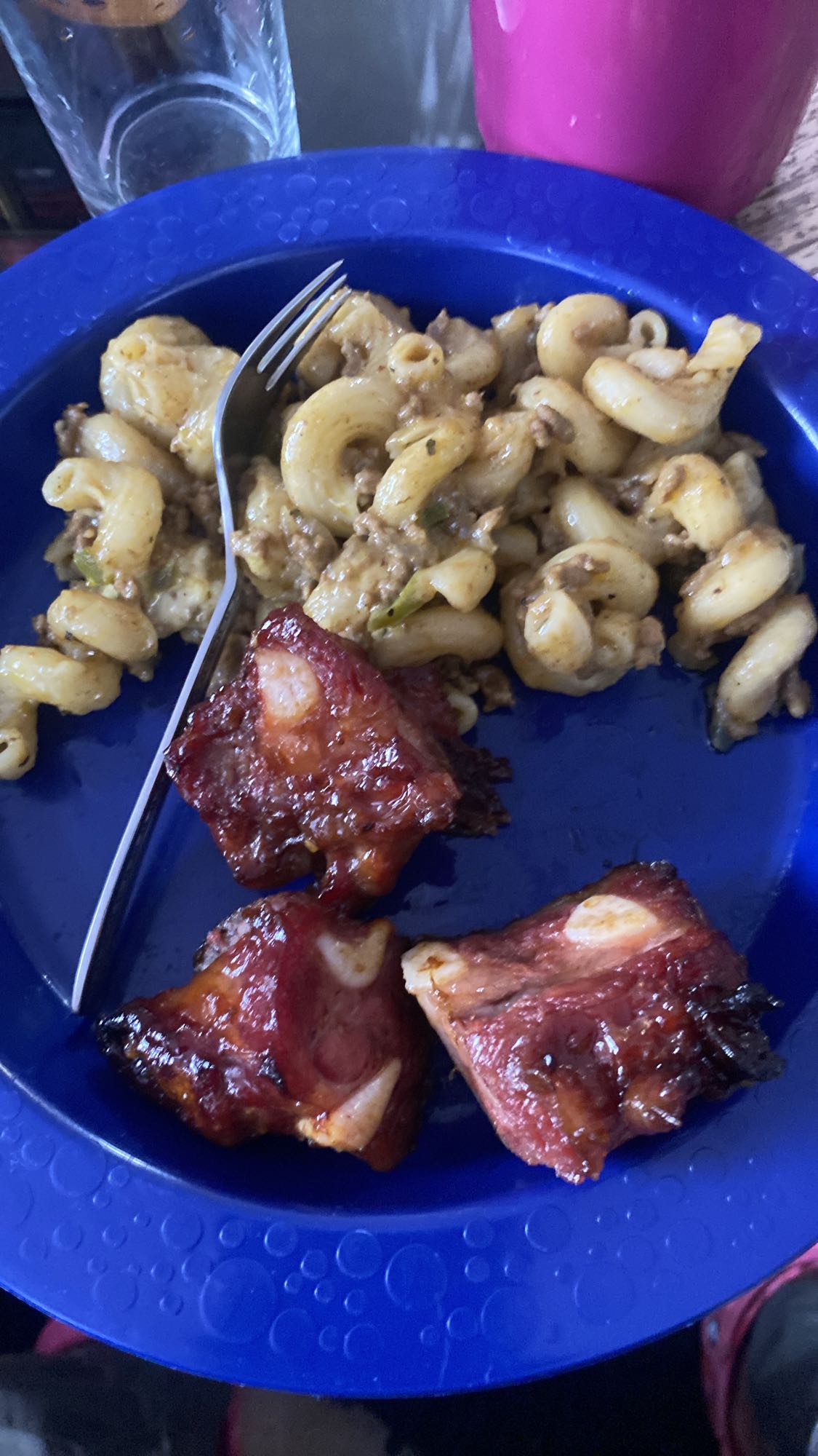 BBQ Ribs with Macaroni