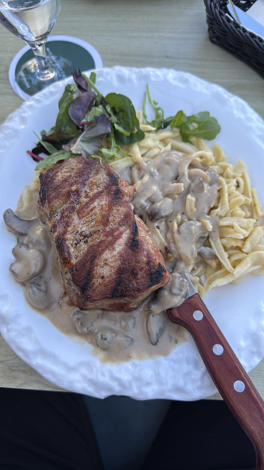 Kalbsschnitzel mit Spätzle