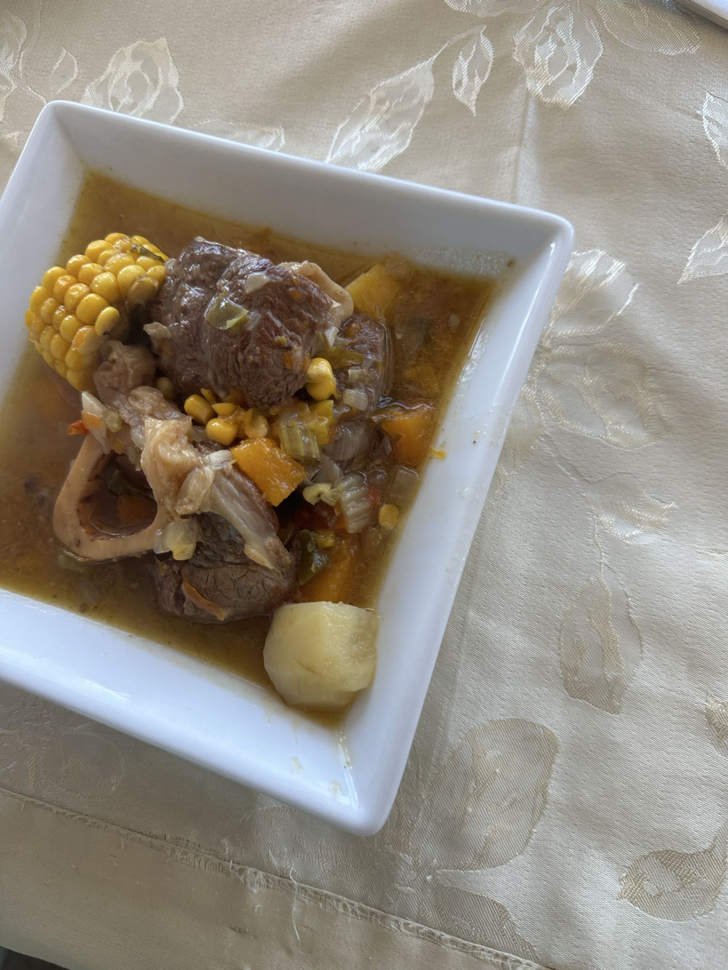 Sancocho de res