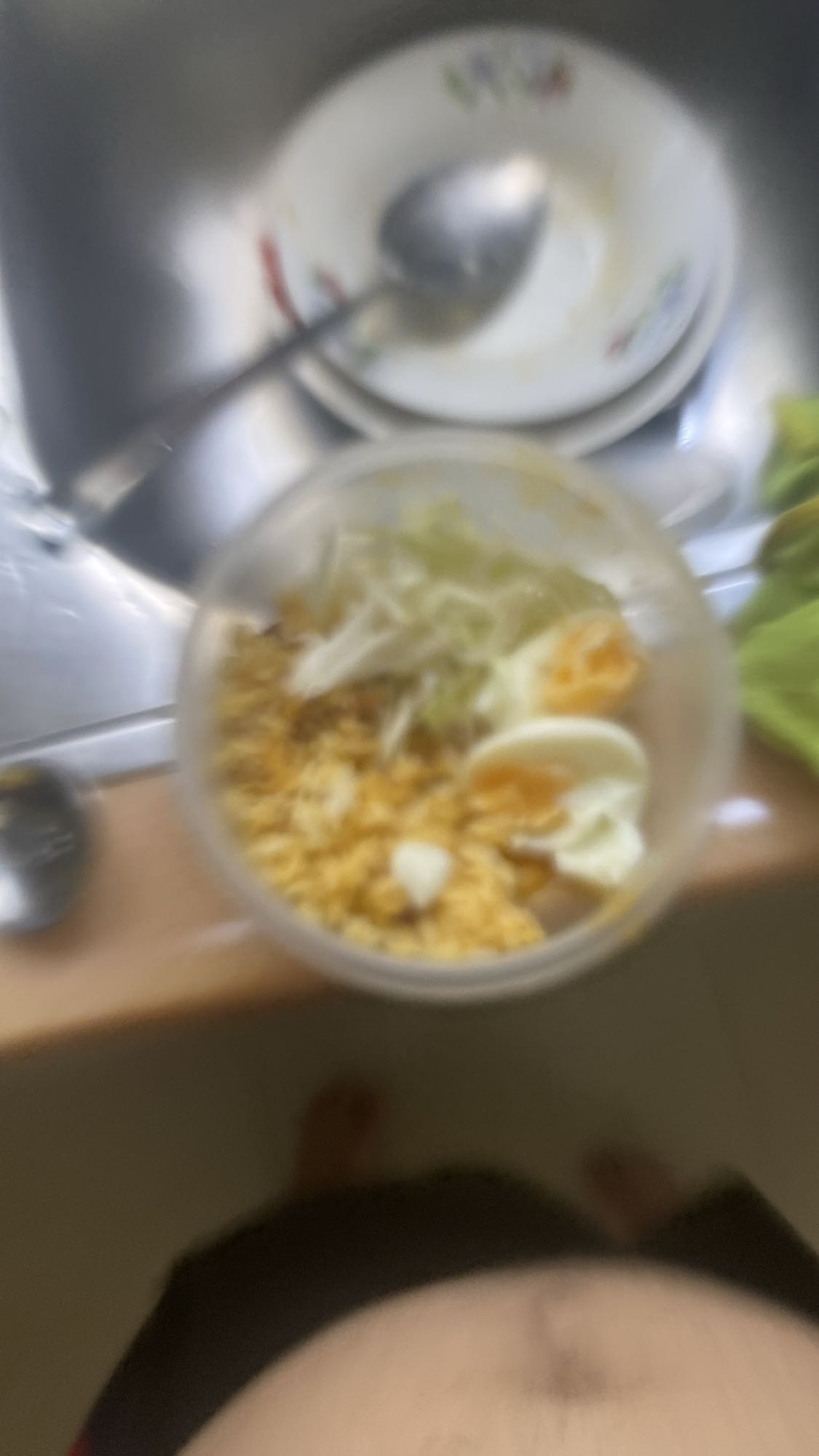 arroz con huevo y lechuga