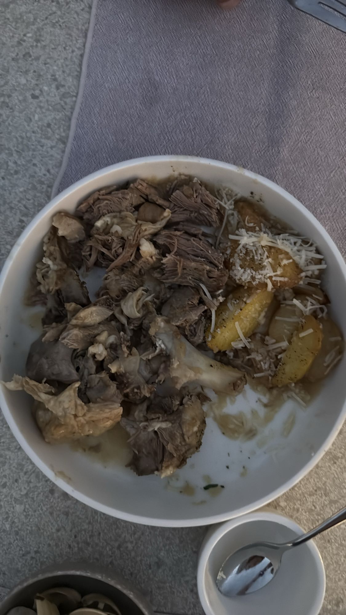 carne cu cartofi și brânză