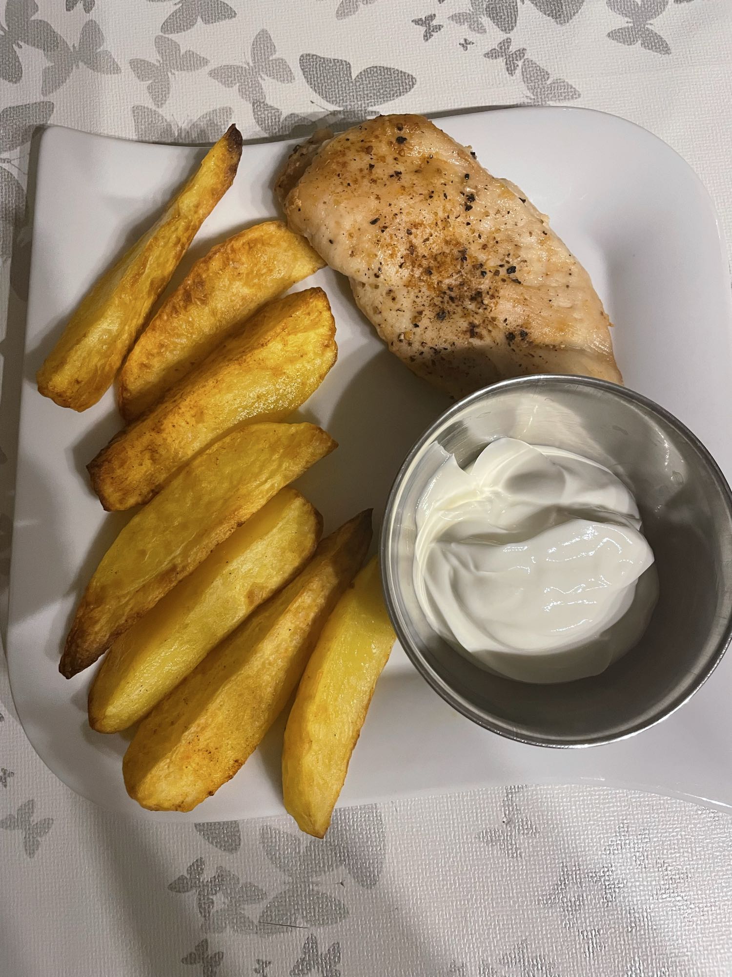 Hähnchen mit Kartoffeln und griechischem Joghurt