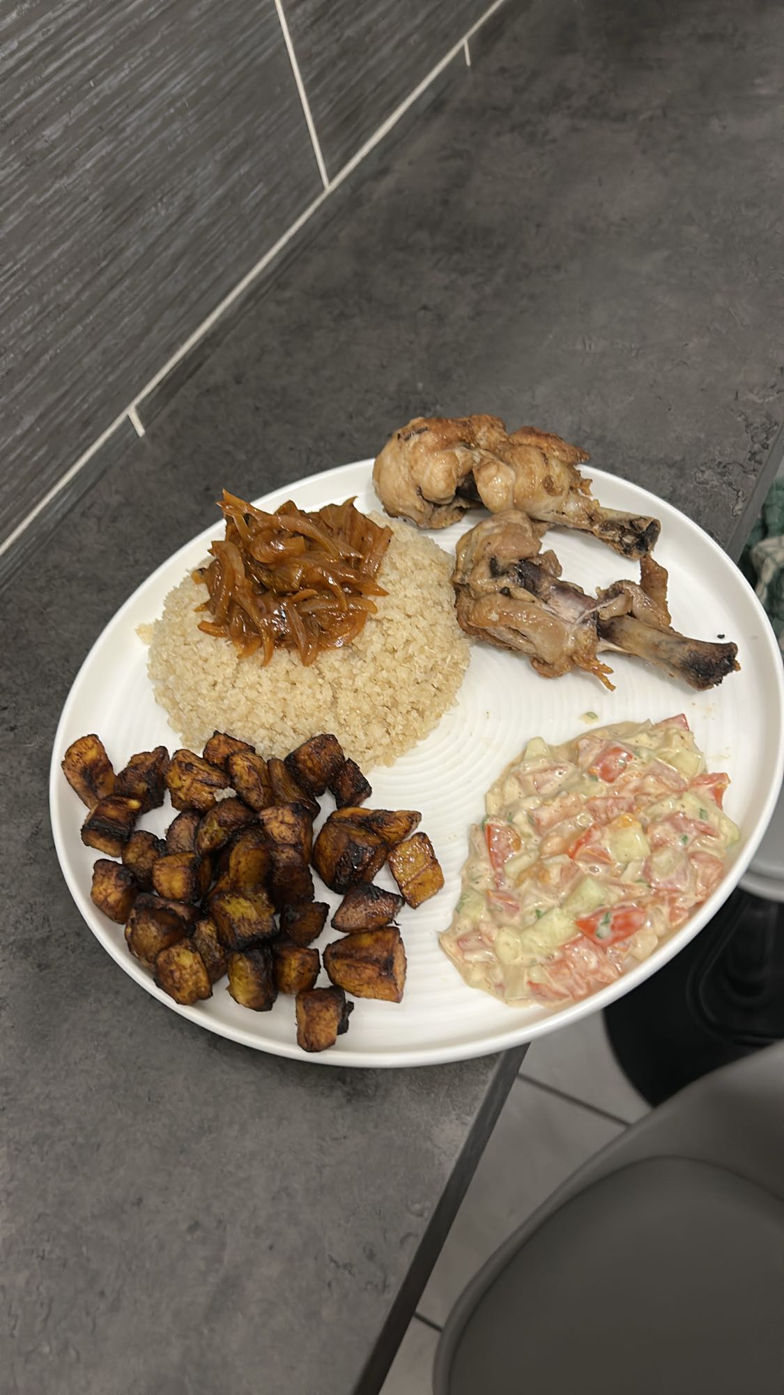 Riz, poulet et plantains