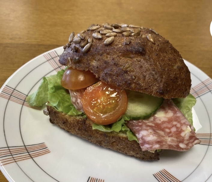 Fralla med salami och grönsaker