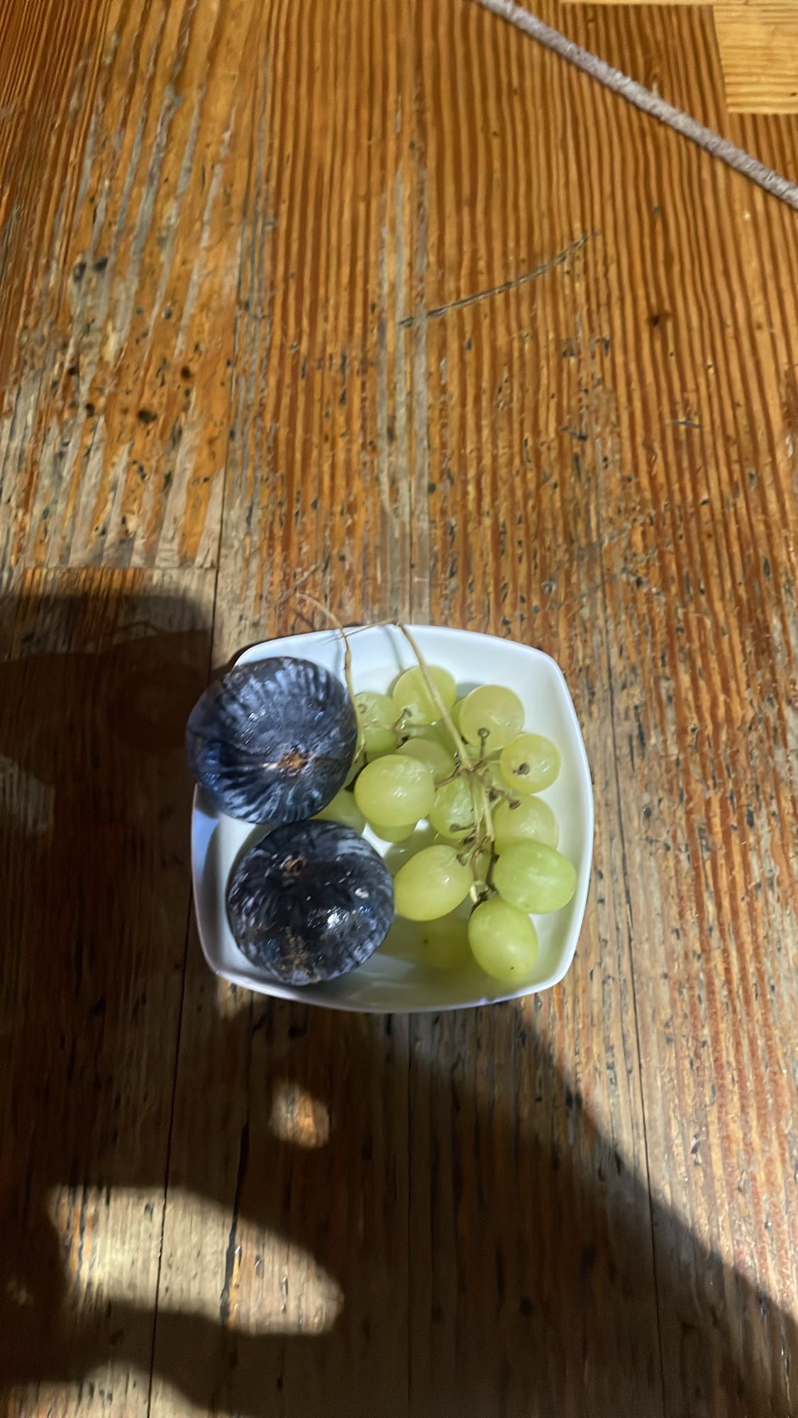 Fruta fresca en tazón