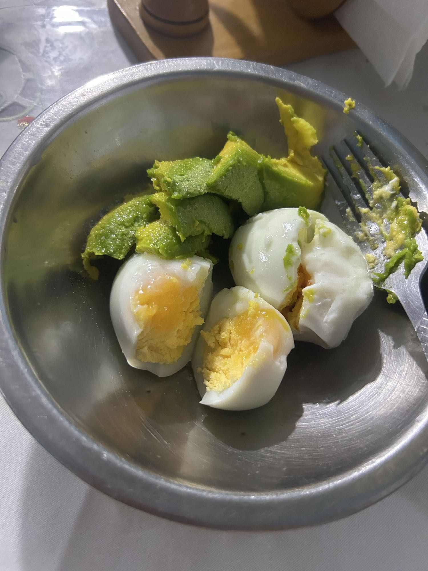 Huevo cocido y aguacate