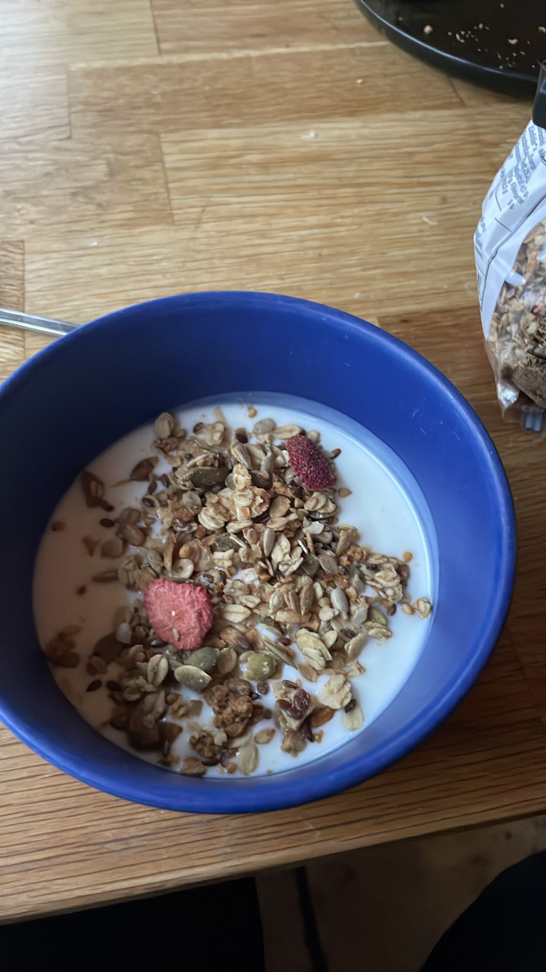 Yoghurt med müsli