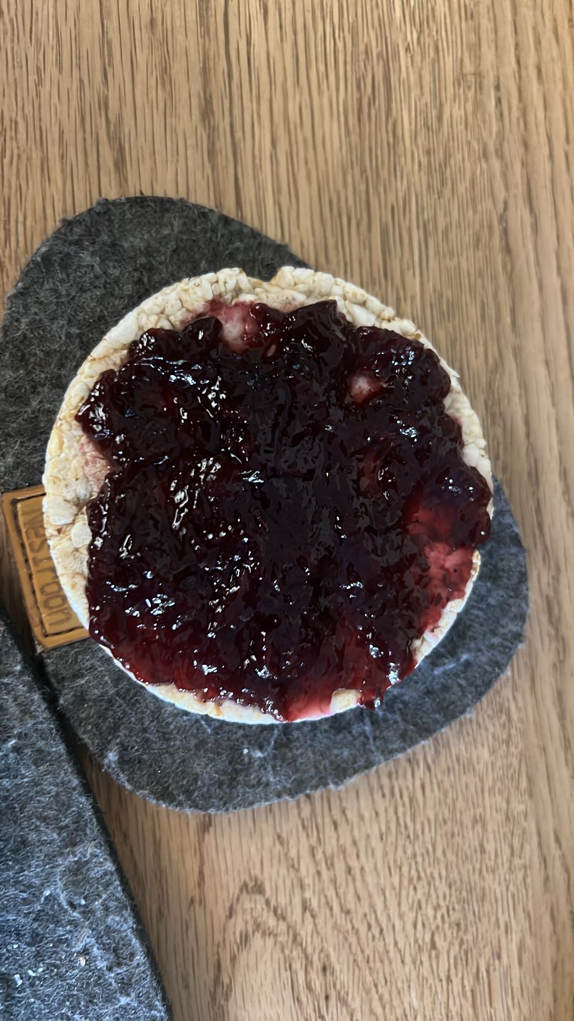 Reiswaffel mit Marmelade