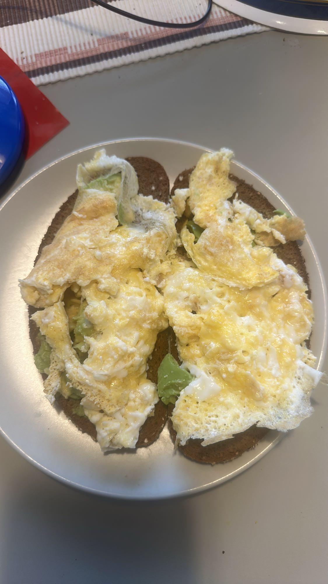 Äggmackor med avokado
