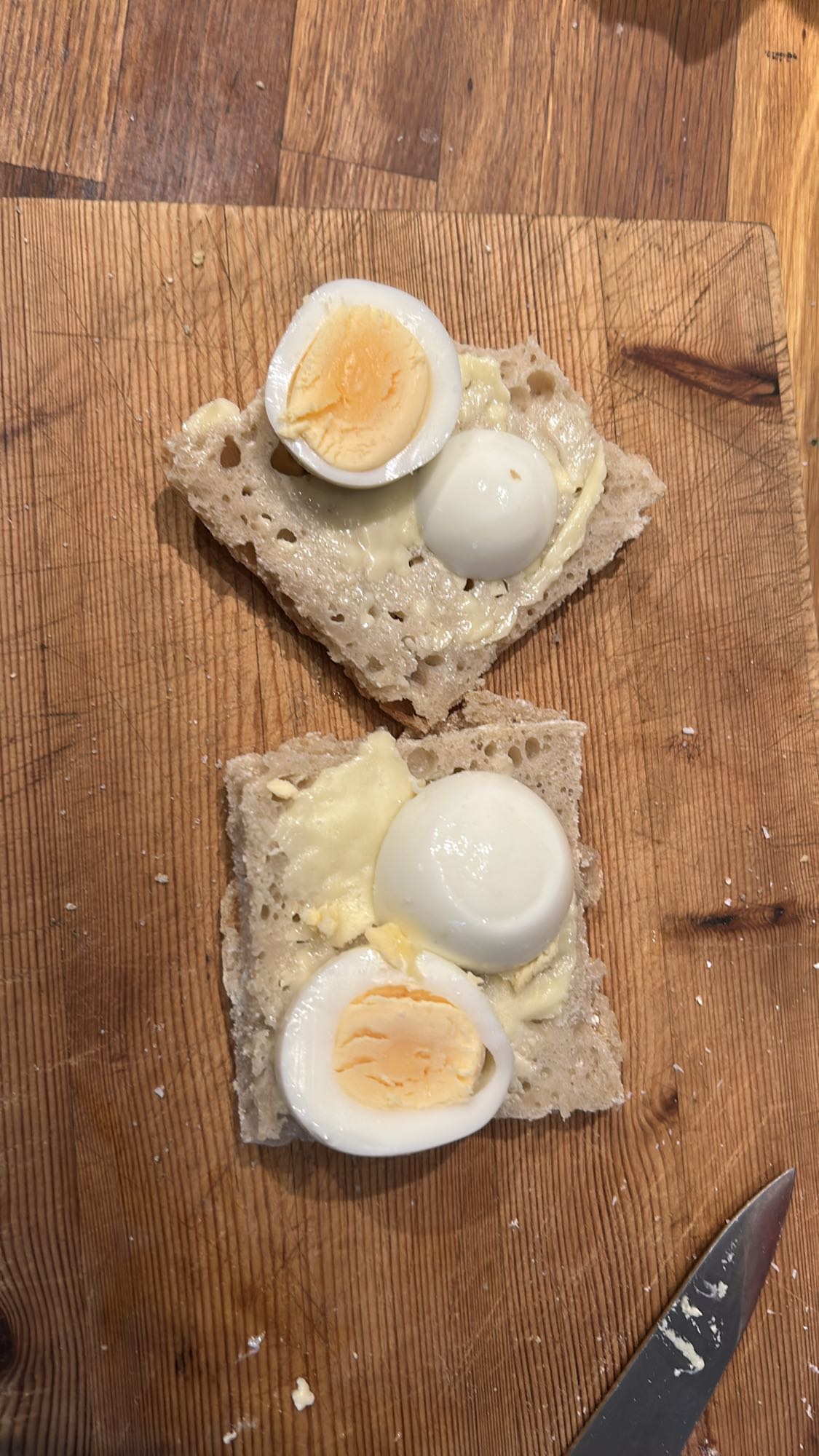 Äggsmörgås på surdegsbröd