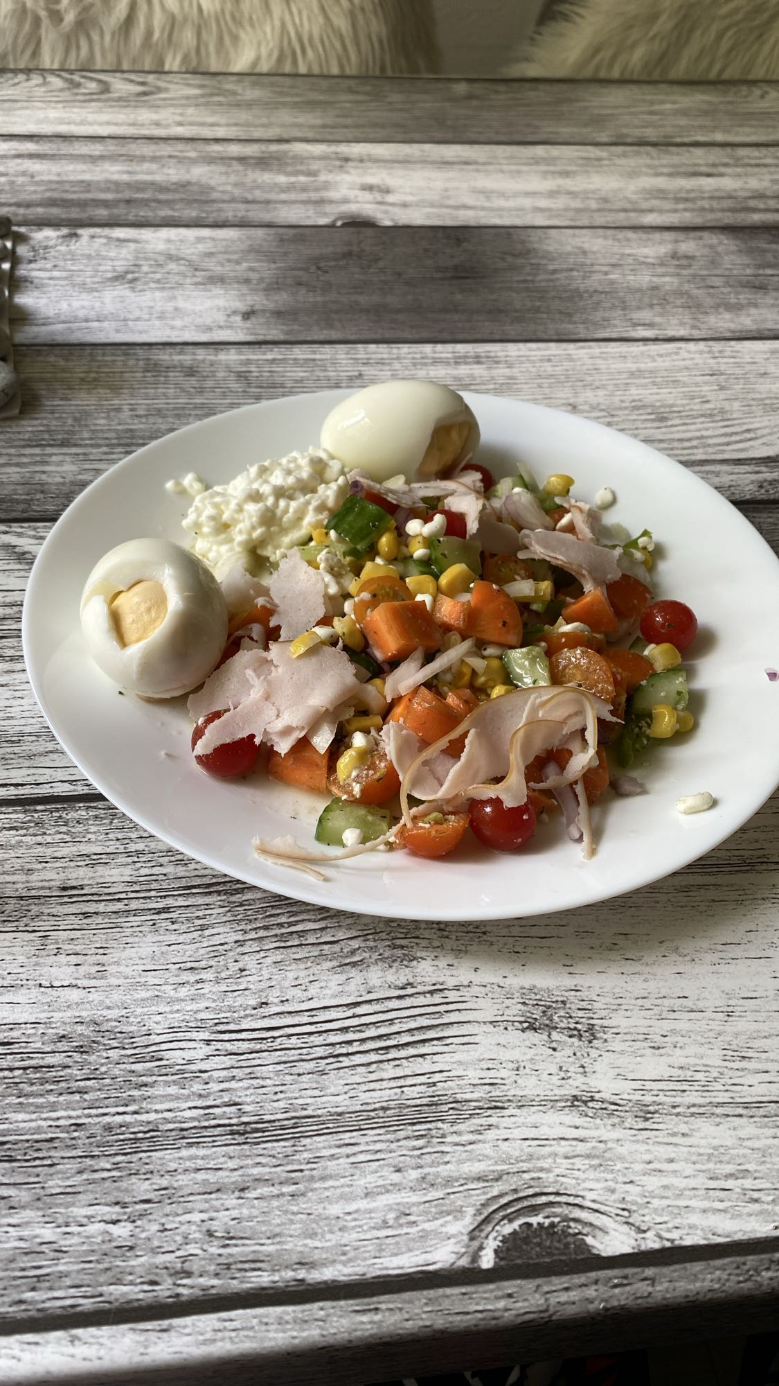 Sallad med ägg och kalkon