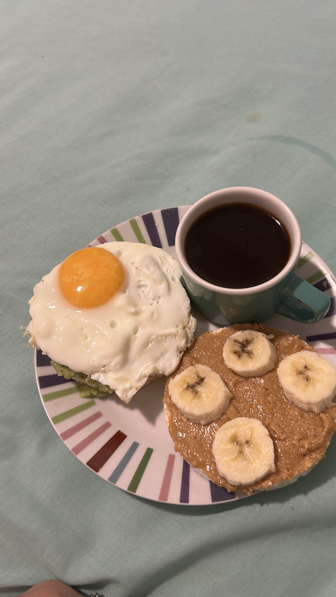 Petit-déjeuner tartine œuf