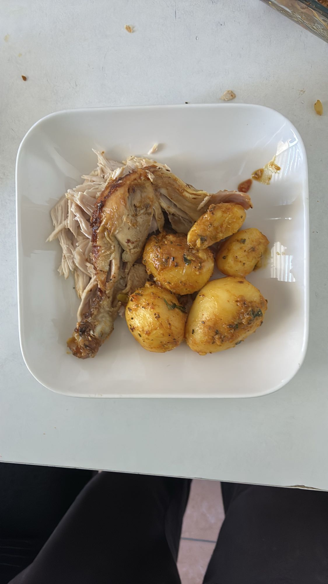 Poulet rôti et pommes de terre