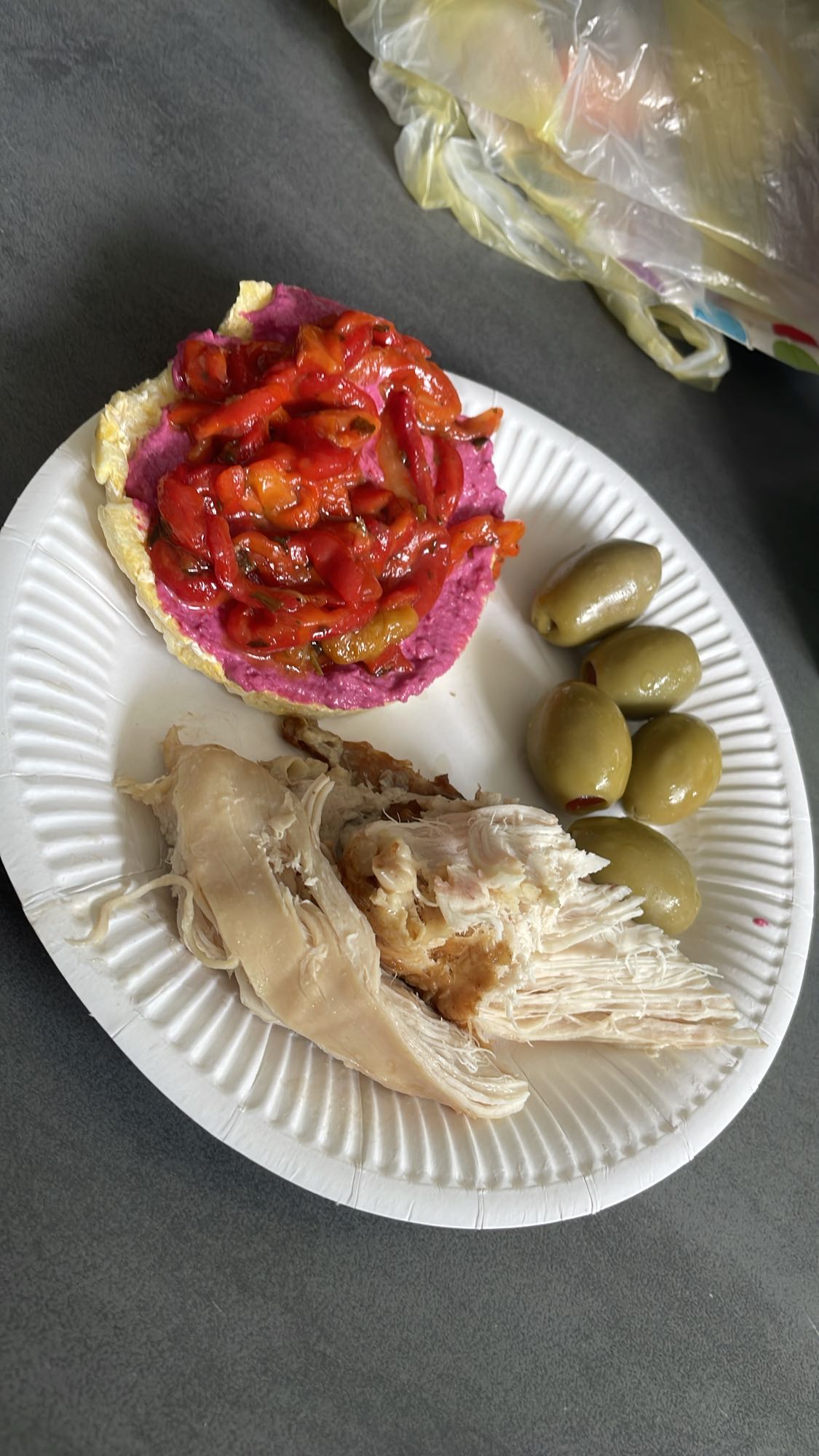 Pui cu legume și măsline