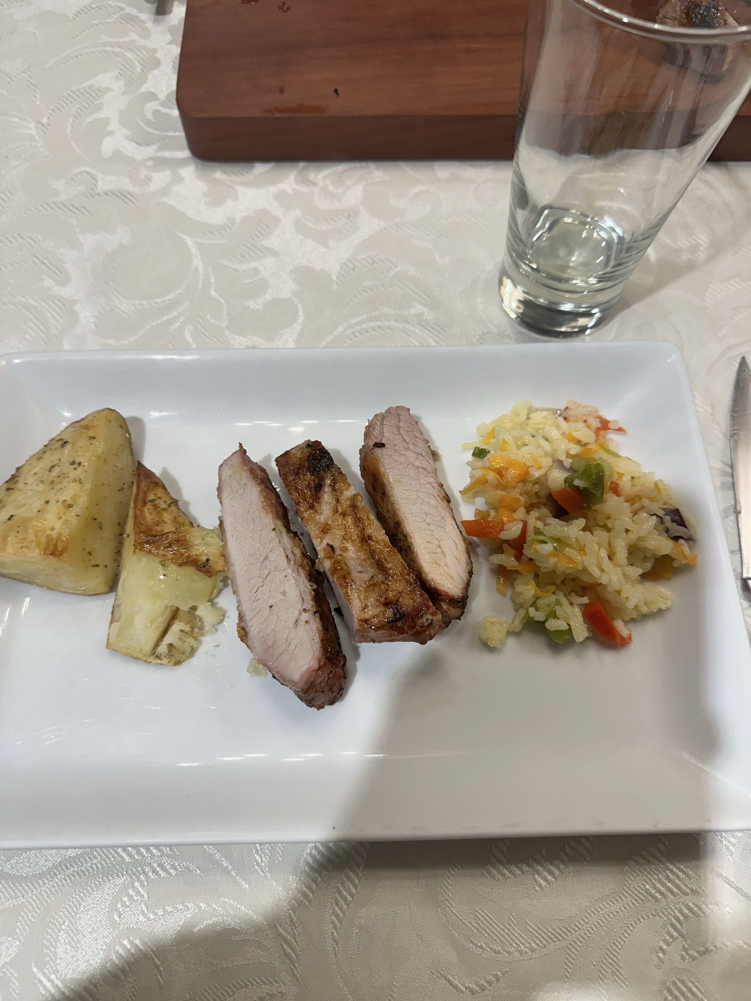 Cerdo con arroz y papa