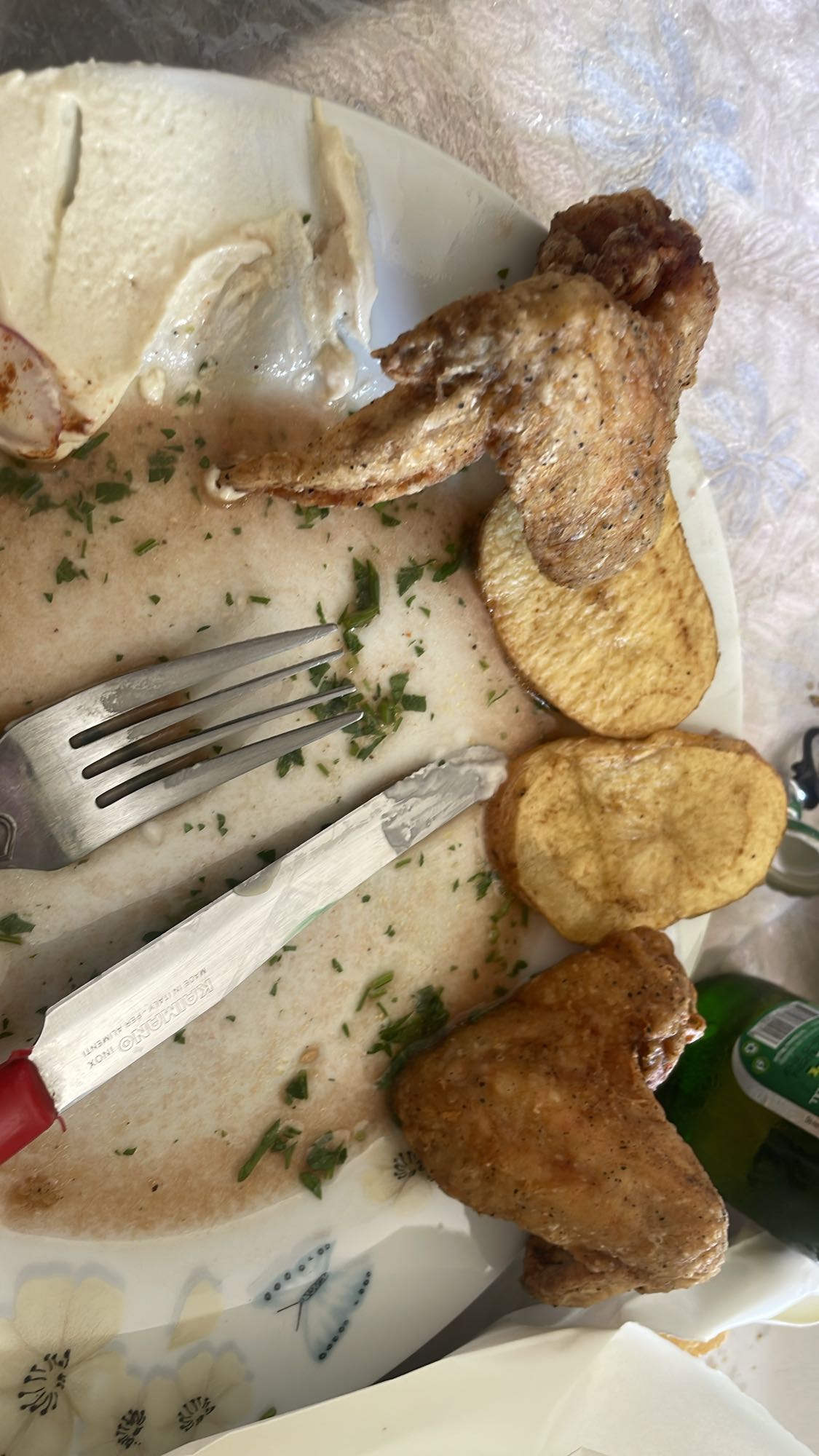 Chicken wings with potatoes