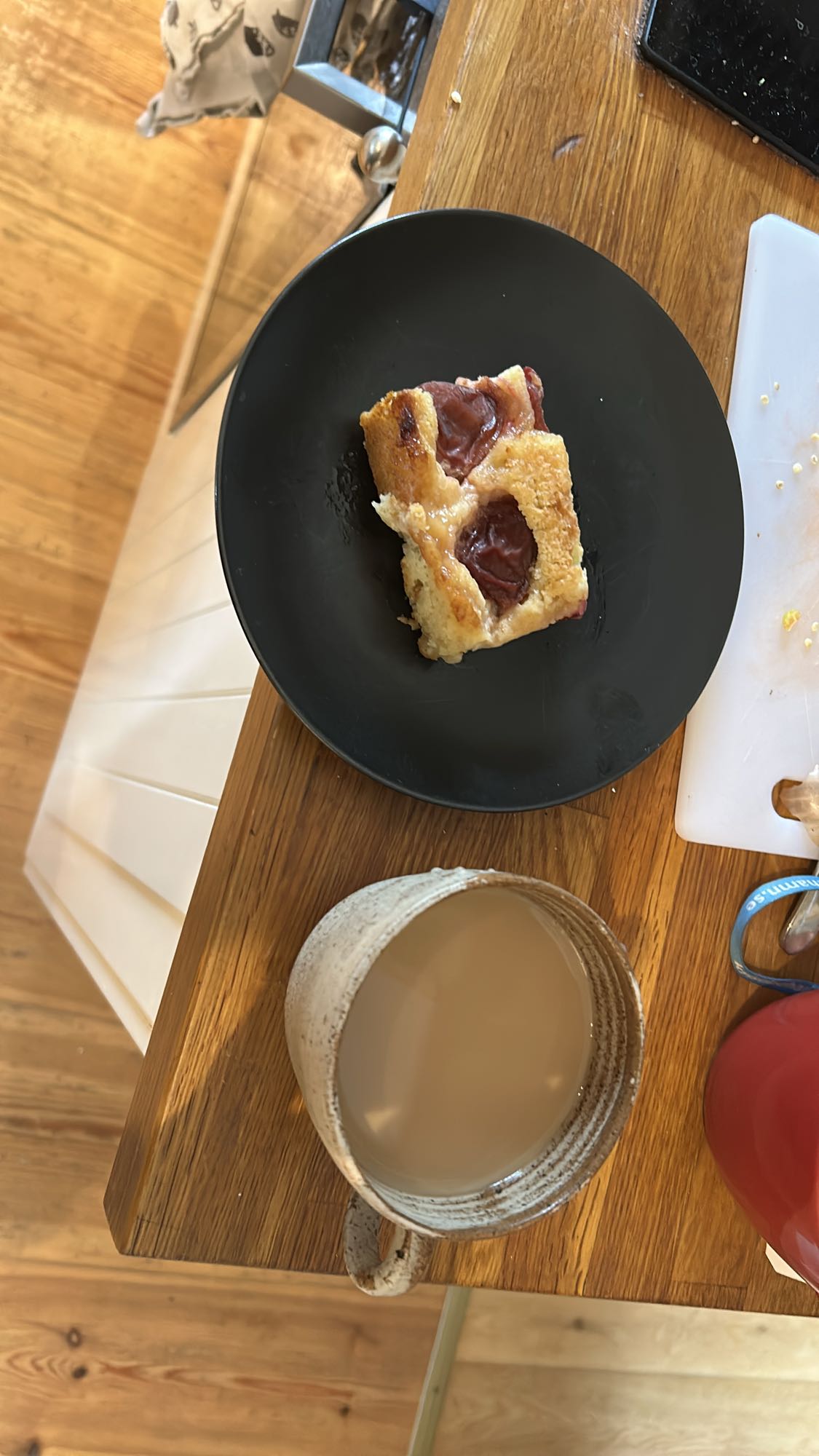 Plommonkaka med kaffe