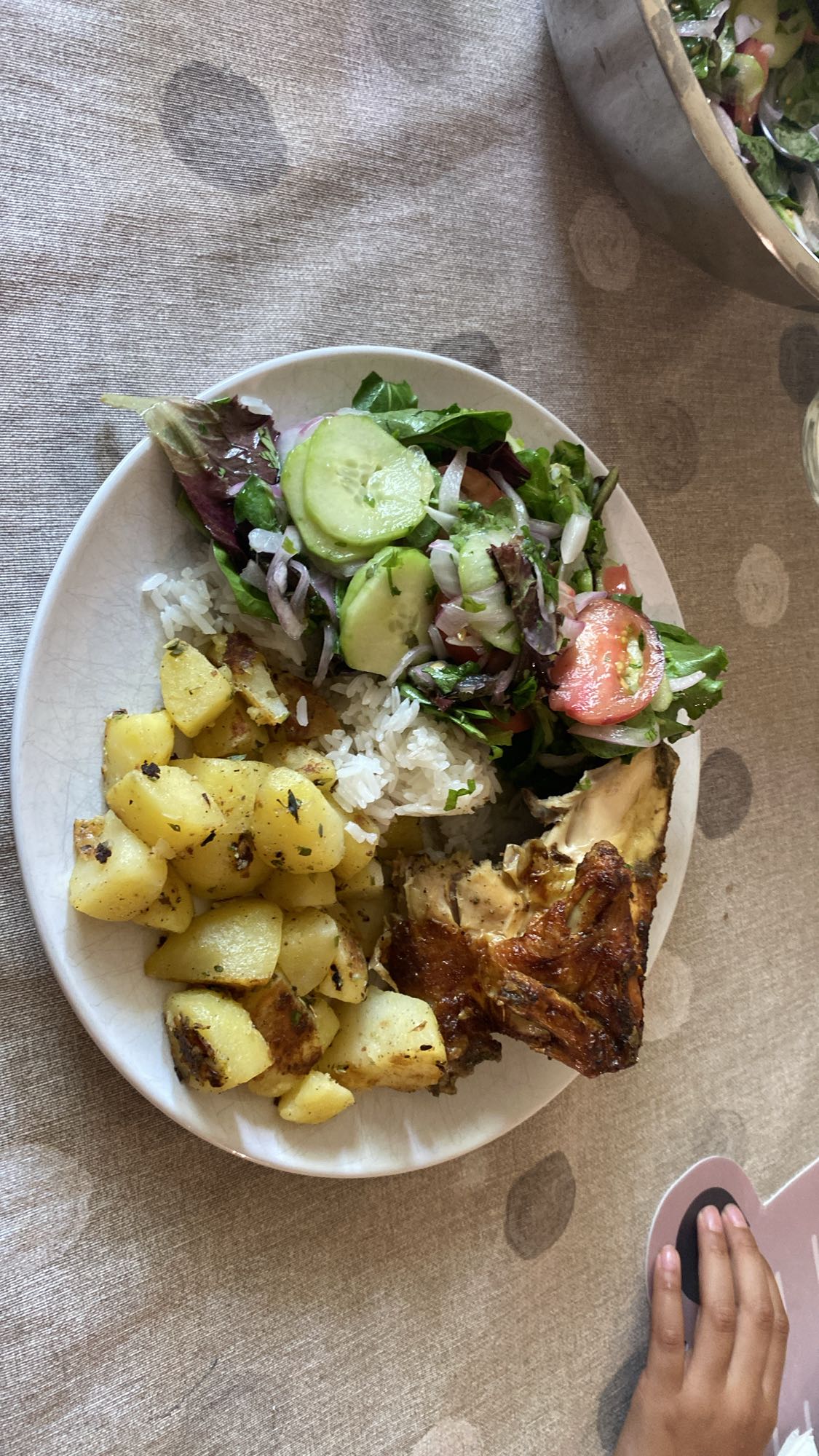 Pollo con papas y ensalada