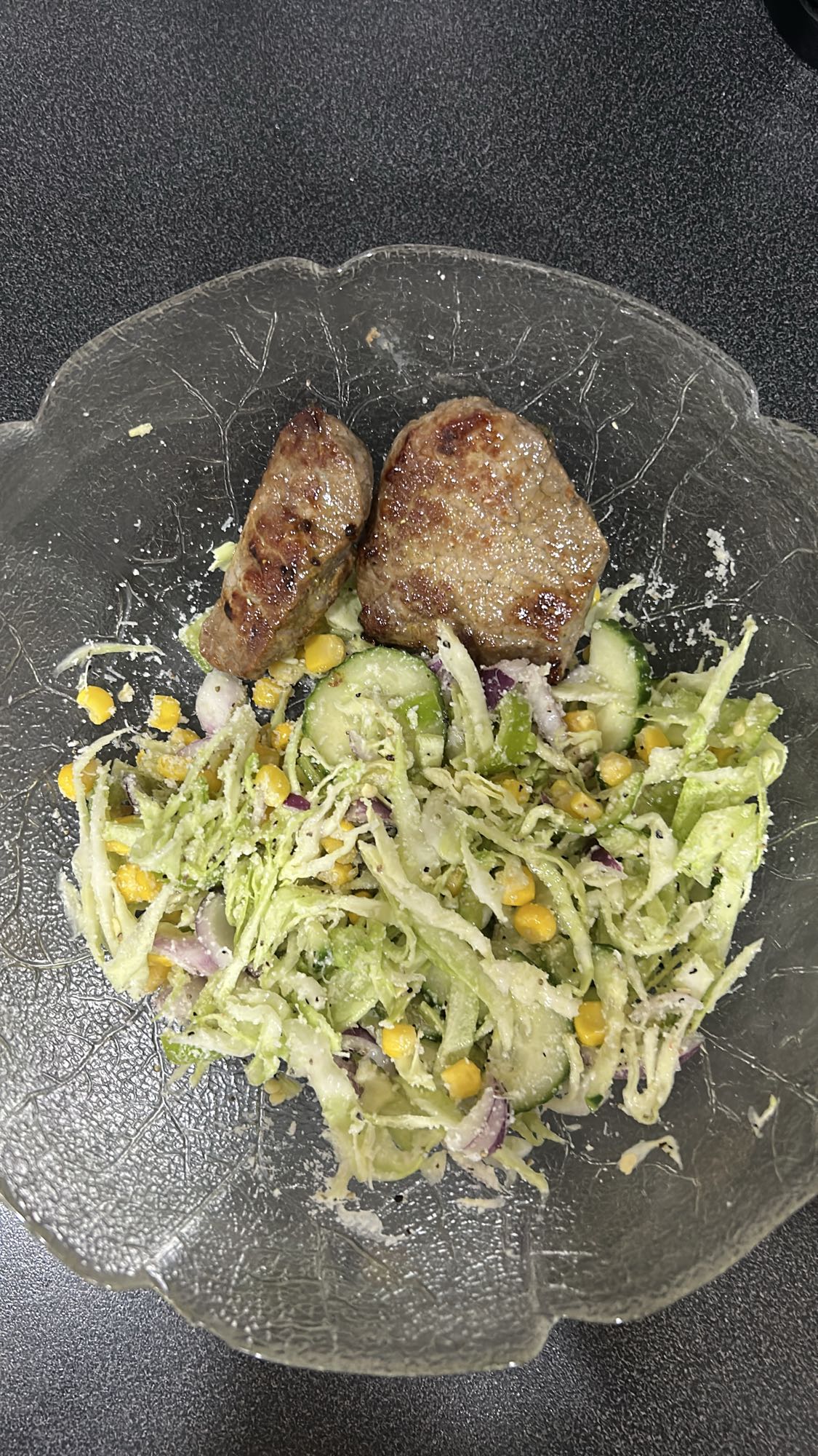 Biff med frisk salat