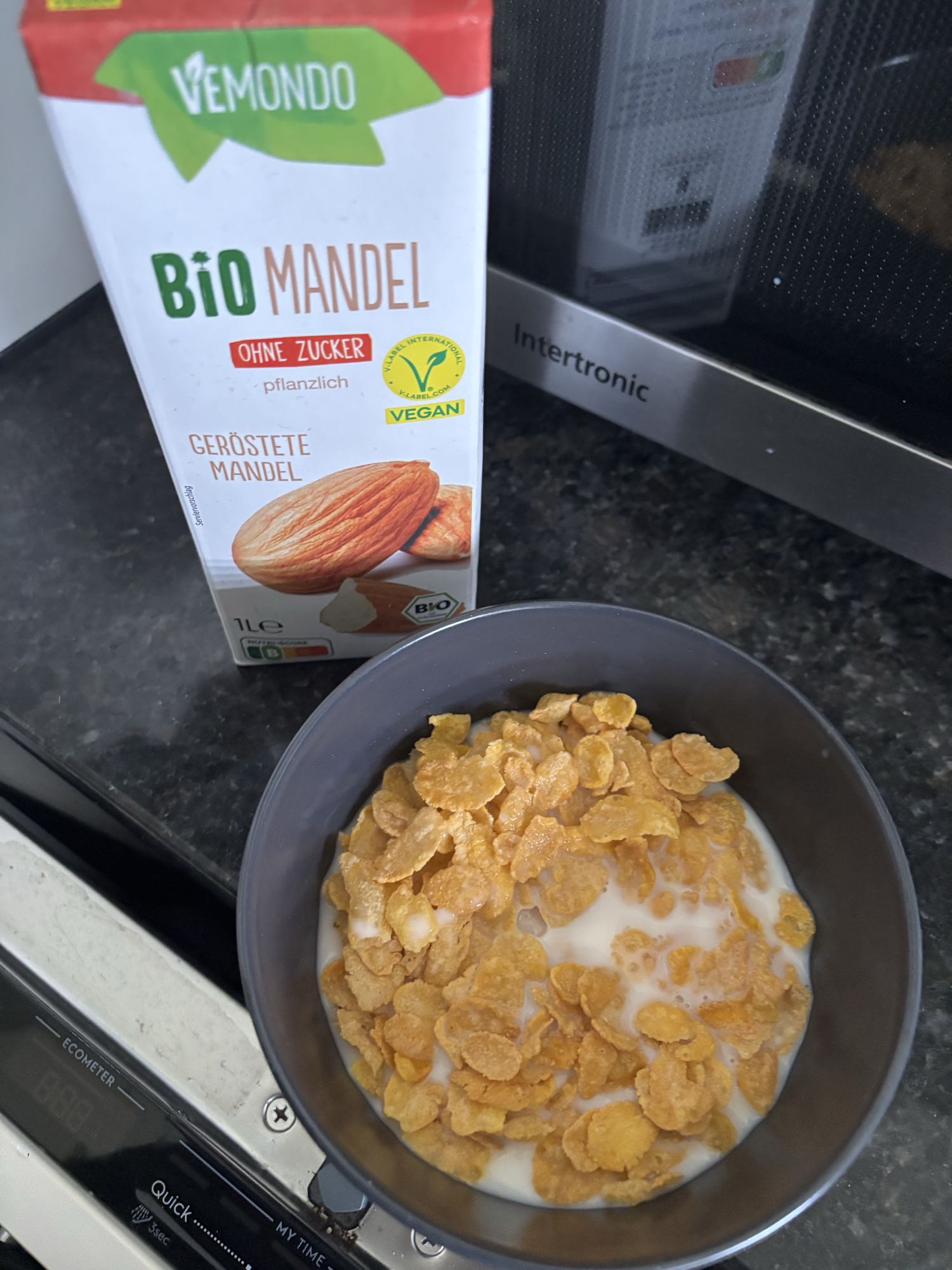 Cornflakes with almond milk