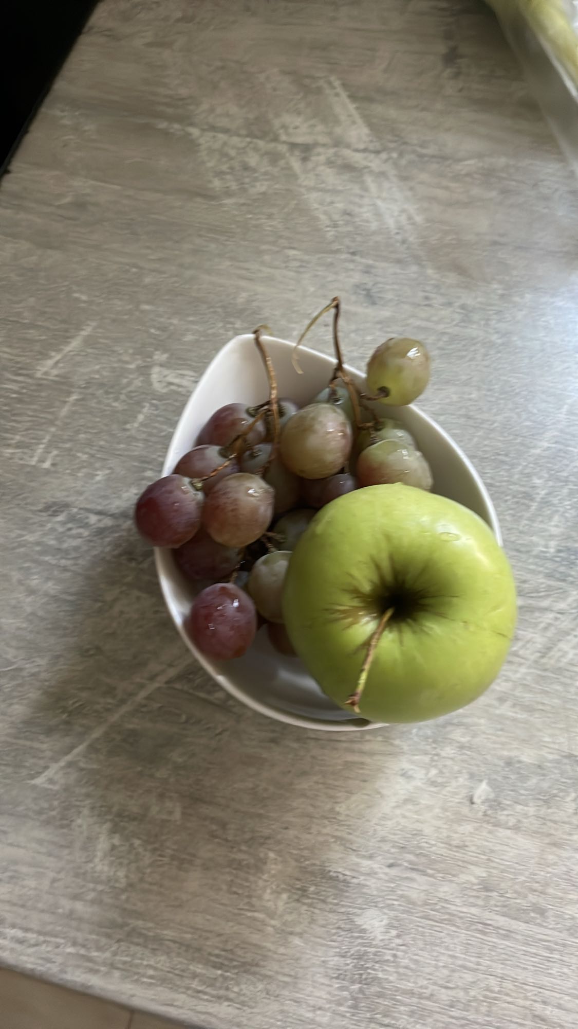 Fructe proaspete în bol