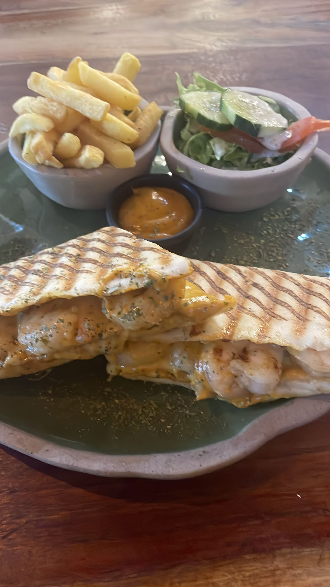 Garnalen panini met friet