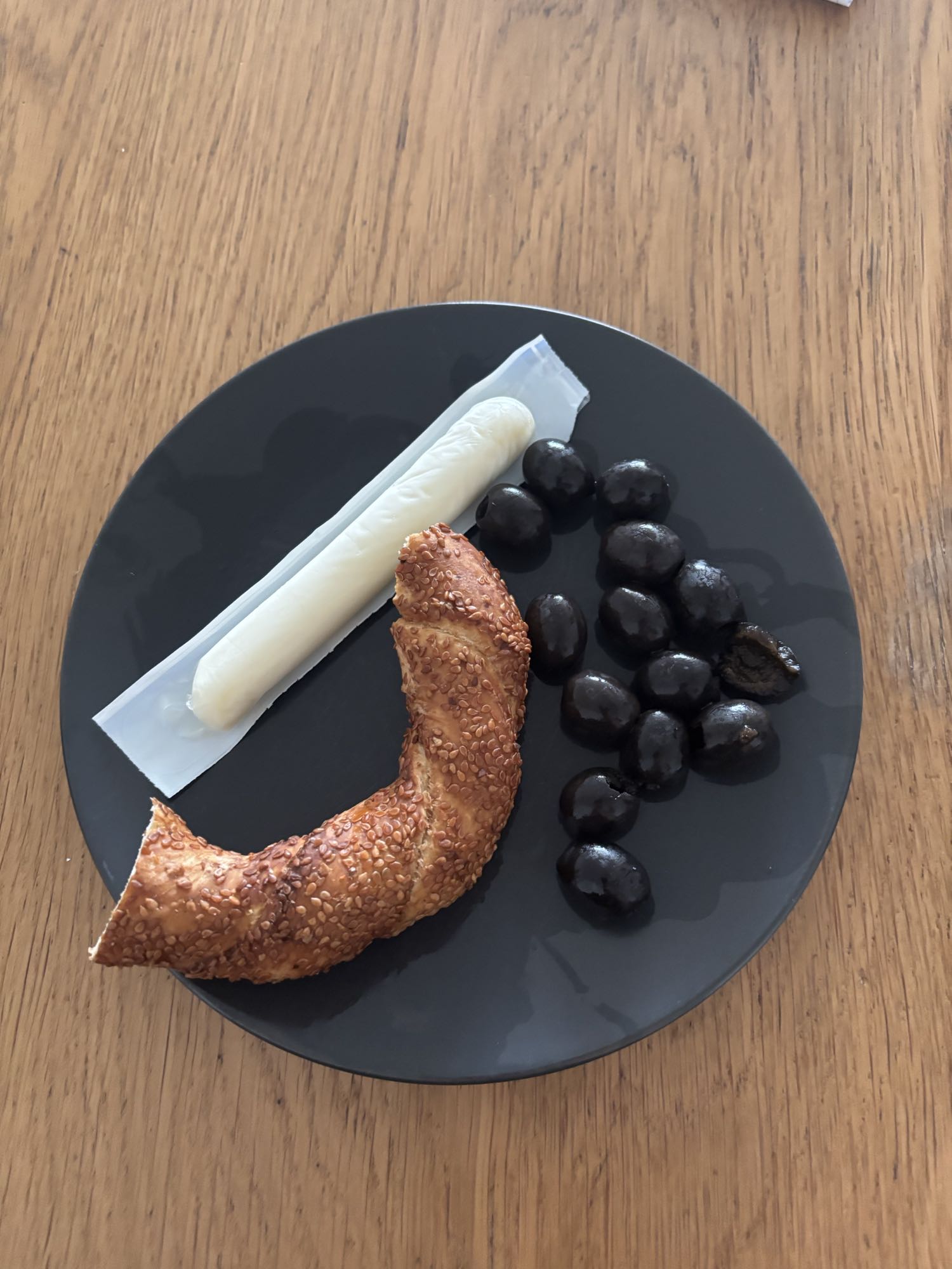 Simit, cheese & olives