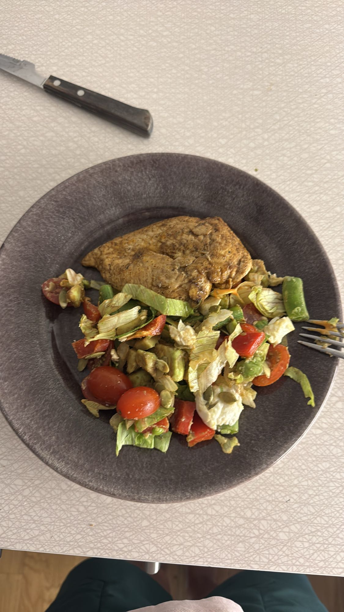 Kyckling med grönsallad