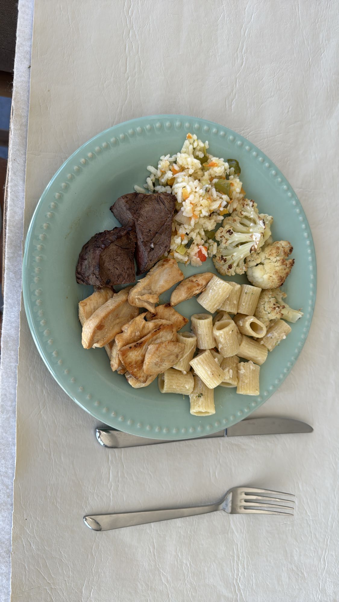 Plato mixto con pasta
