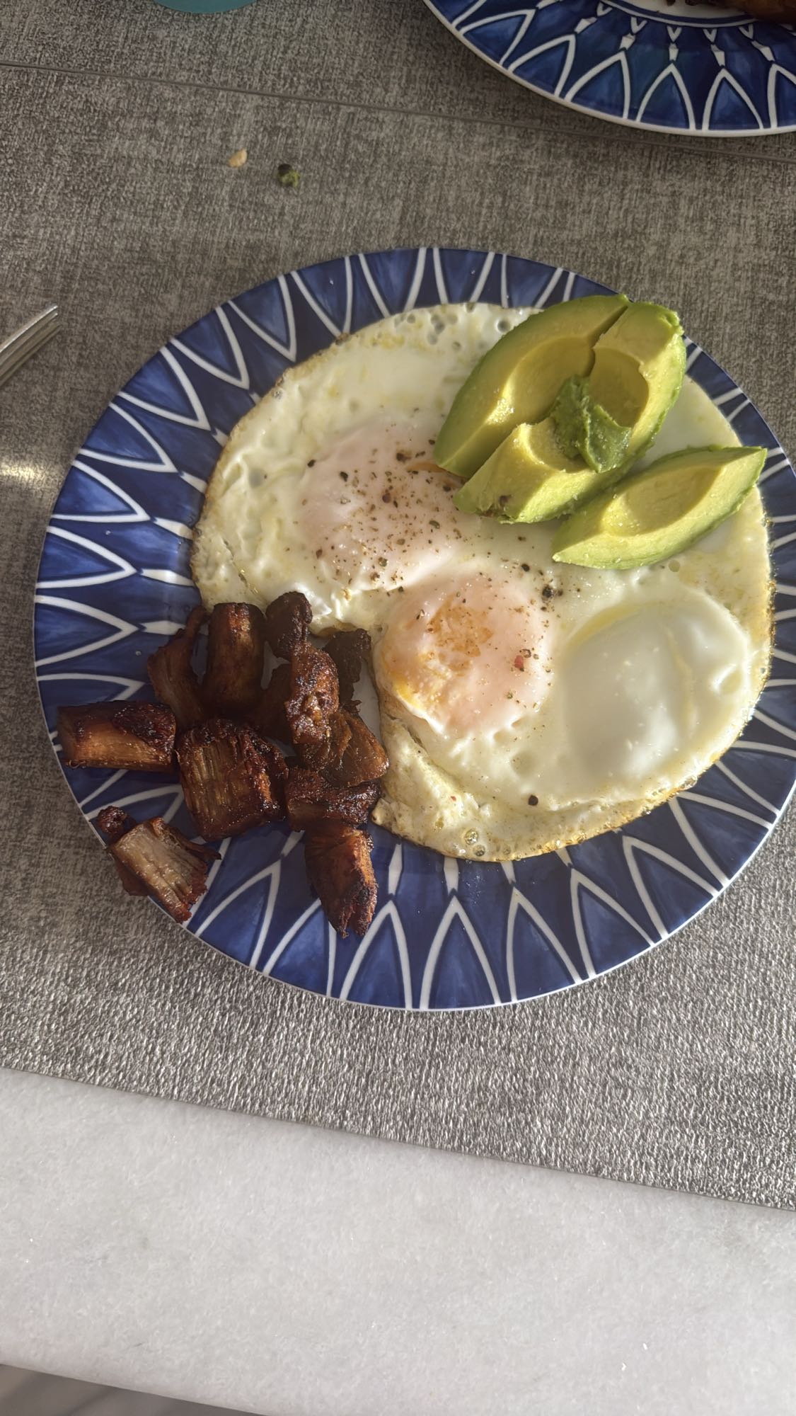 Huevos con aguacate