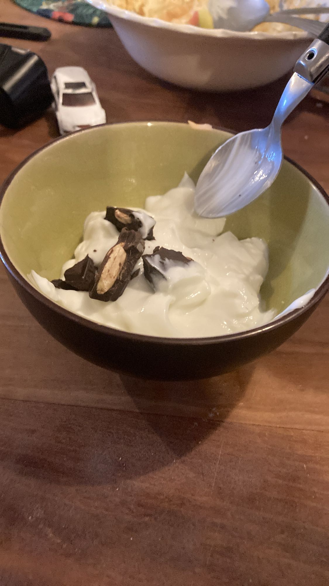 Yaourt et chocolat noir