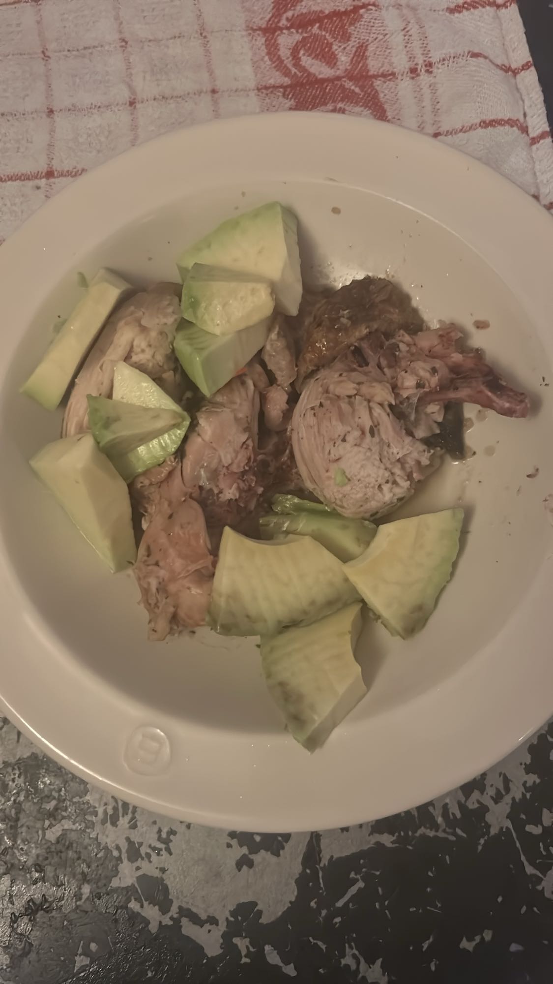 Poulet et avocat